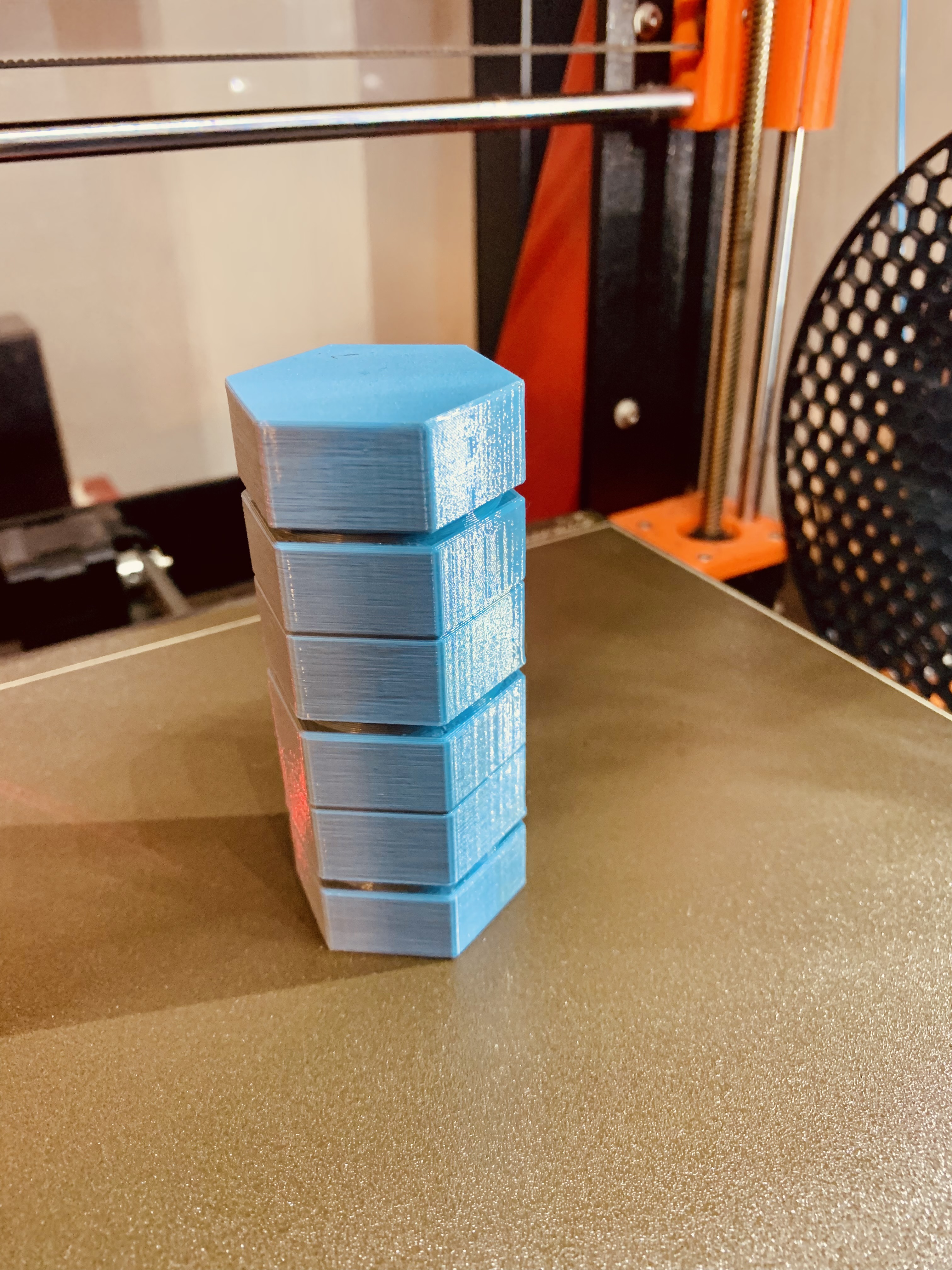 Miniatura 2 do modelo 3D Universal Stackable Threaded Container