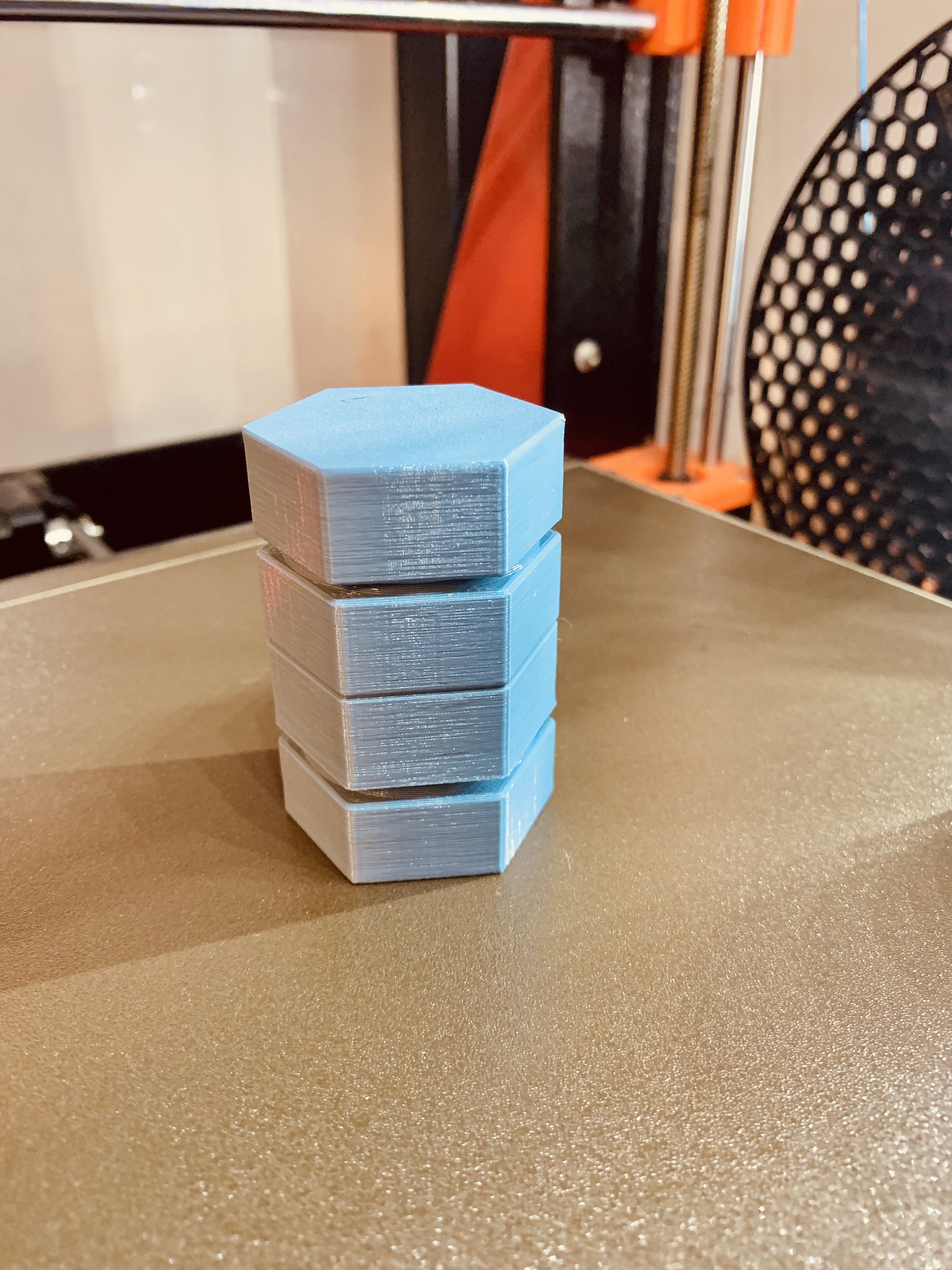 Miniatura 4 do modelo 3D Universal Stackable Threaded Container