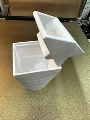 STL file Trash can with swing lid 🗑️・3D printer design to