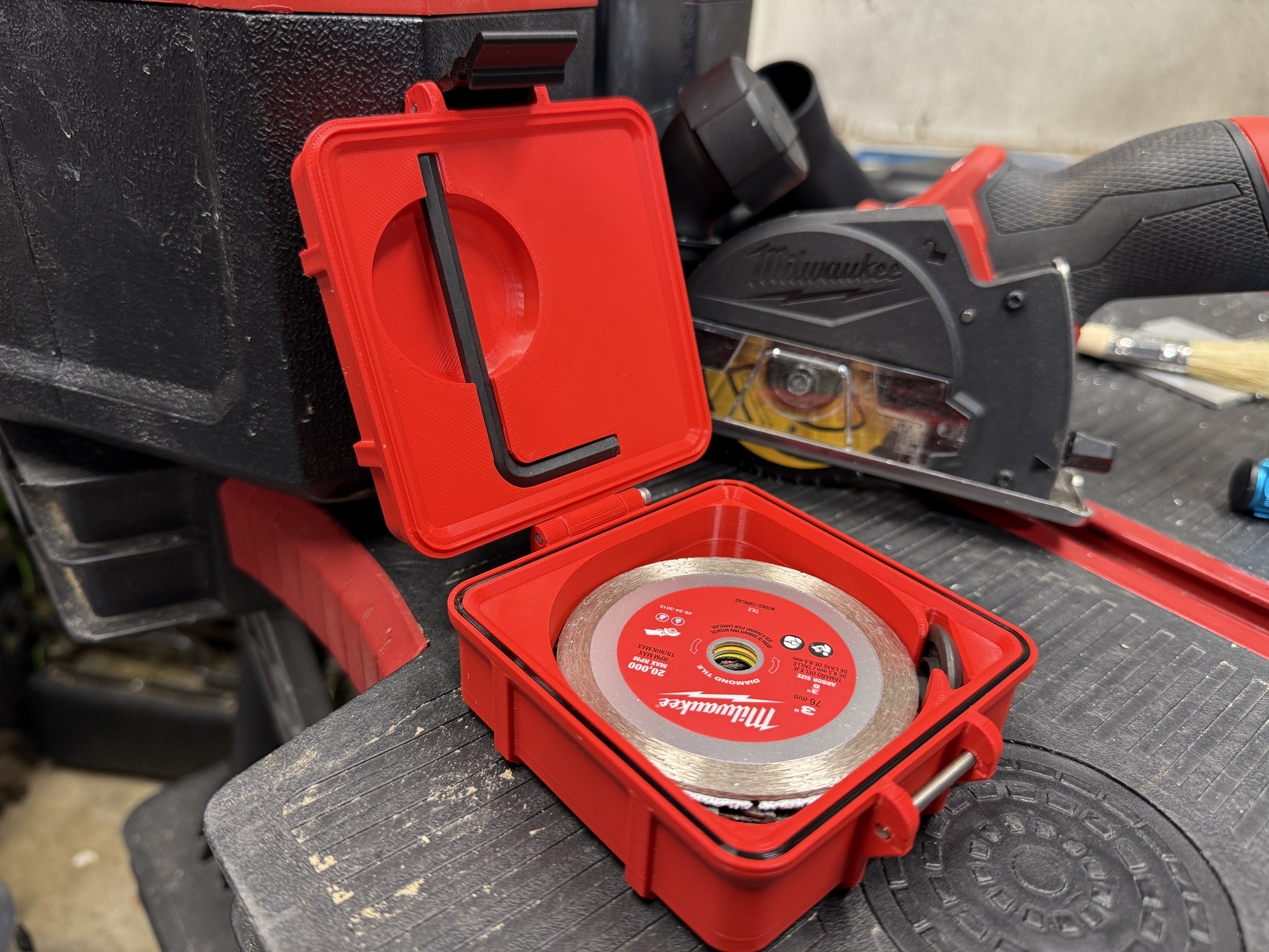 Milwaukee M12 3" Compact Cut Off Tool (2522) disc caddy optimized