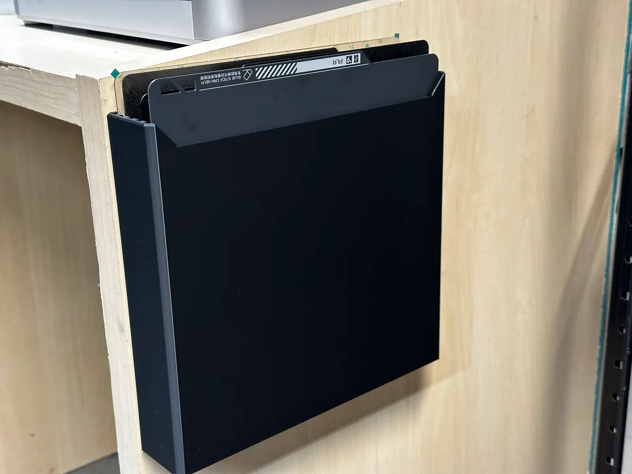 Bambu Lab Build Plate Storage Holder Desk / Wall Mount by Skibby, Download  free STL model