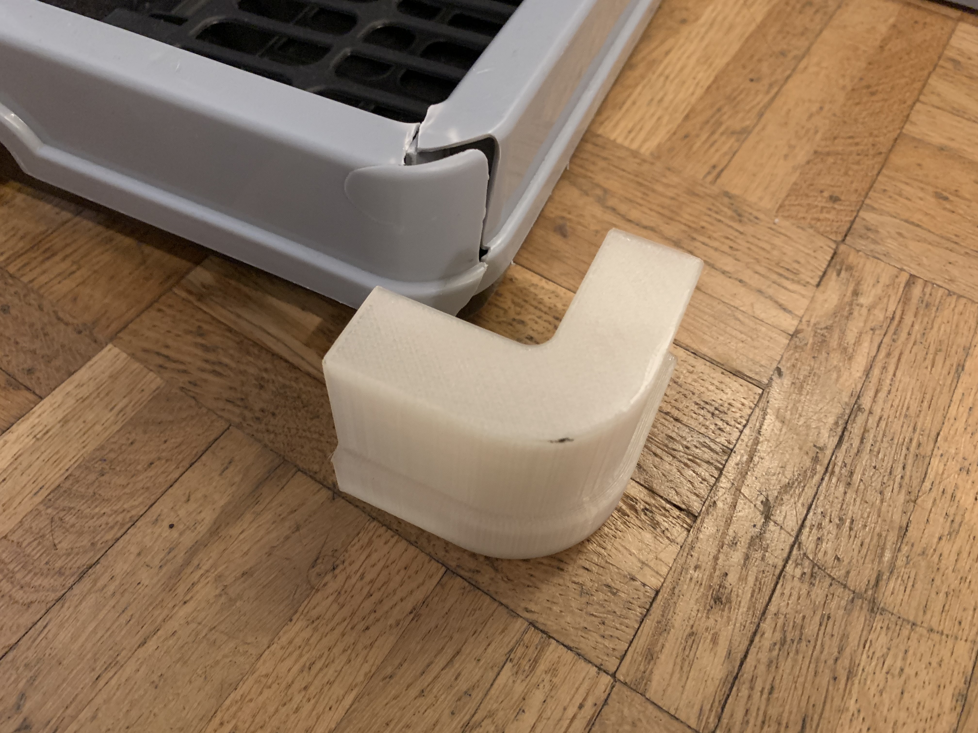 Corner reinforcement or repair for folding box