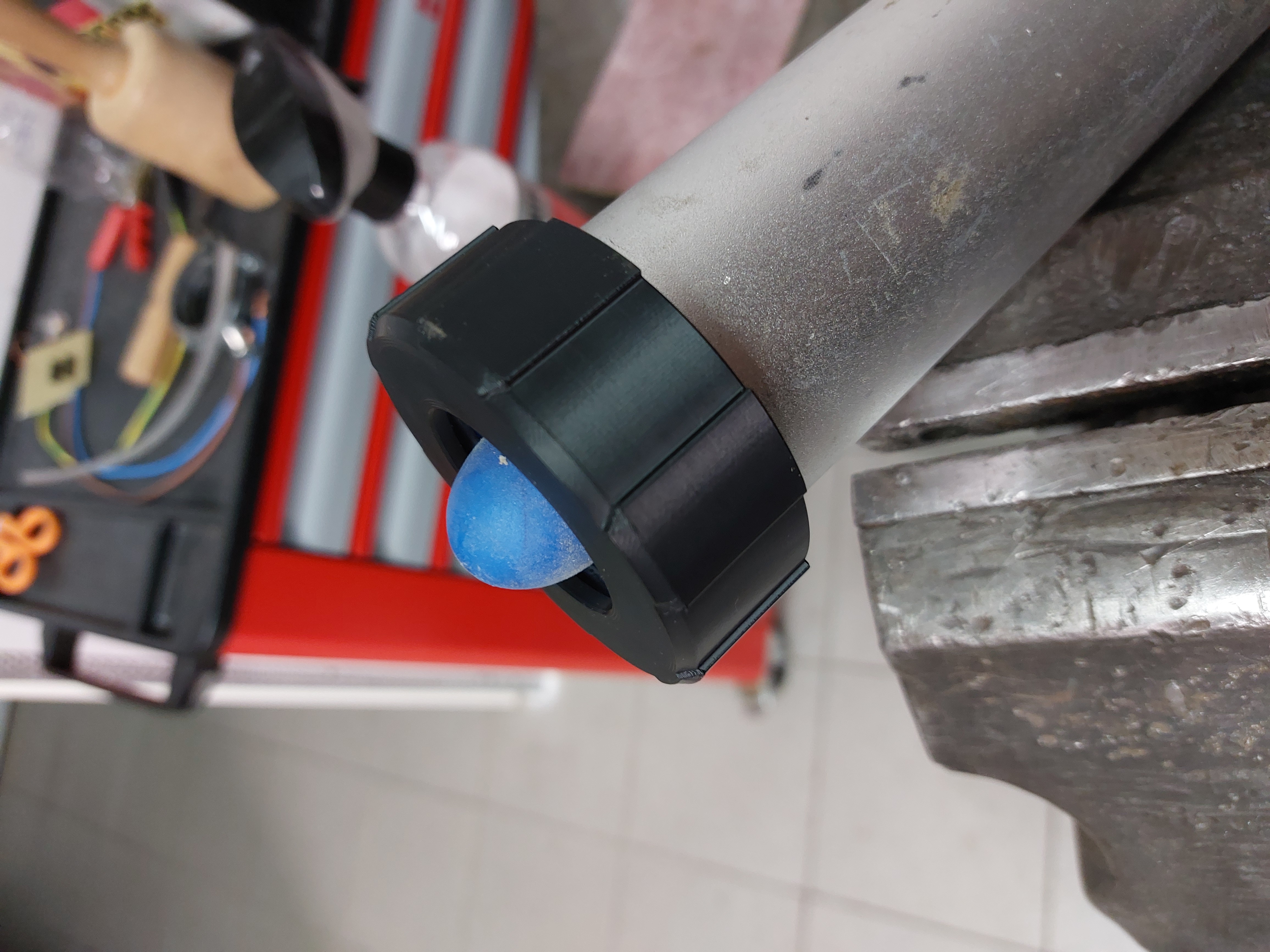 Sausage caulk gun cap