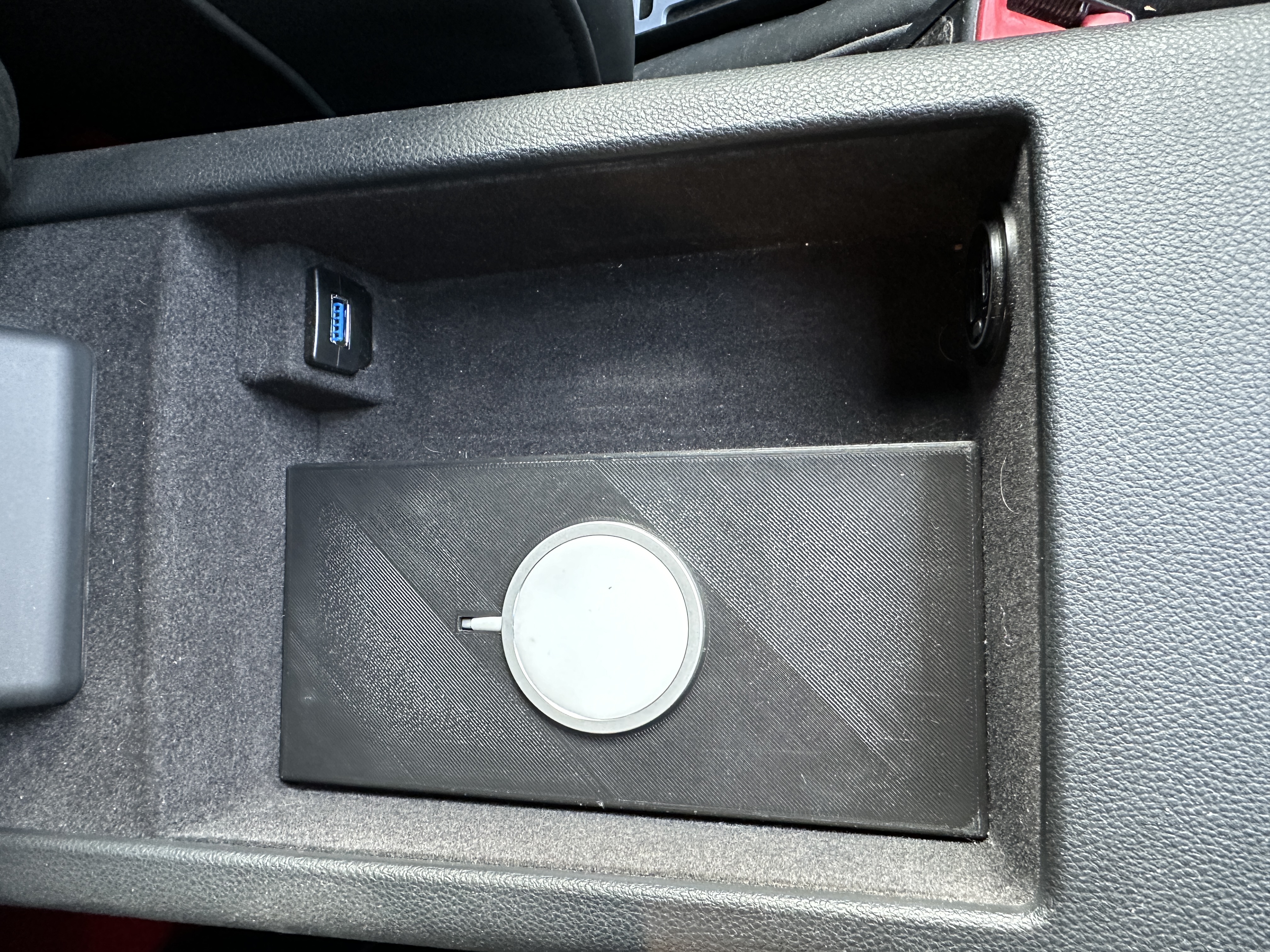Audi A6 C7 Centre Console MagSafe Bracket