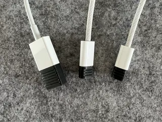 Protective Caps for USB- and Lightning Connectors