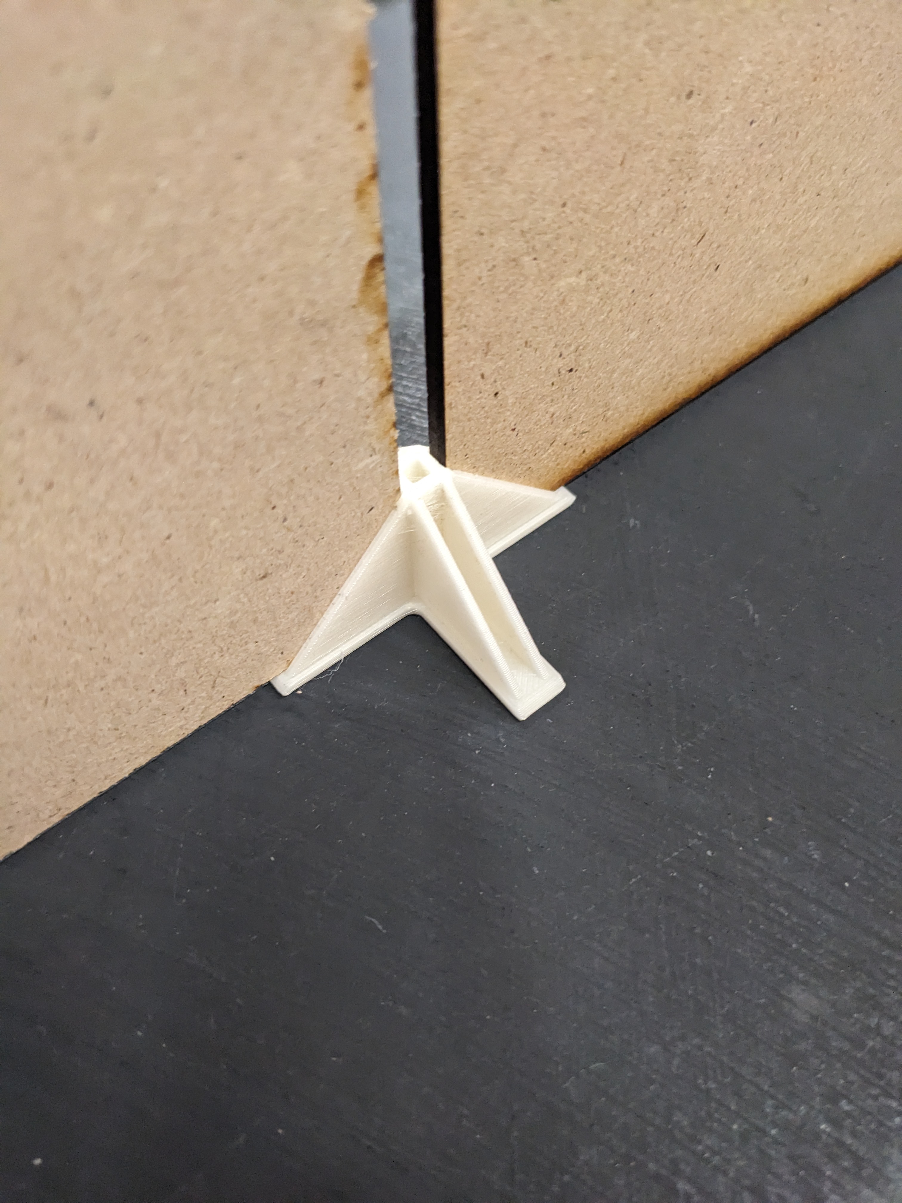 Support for mdf walls