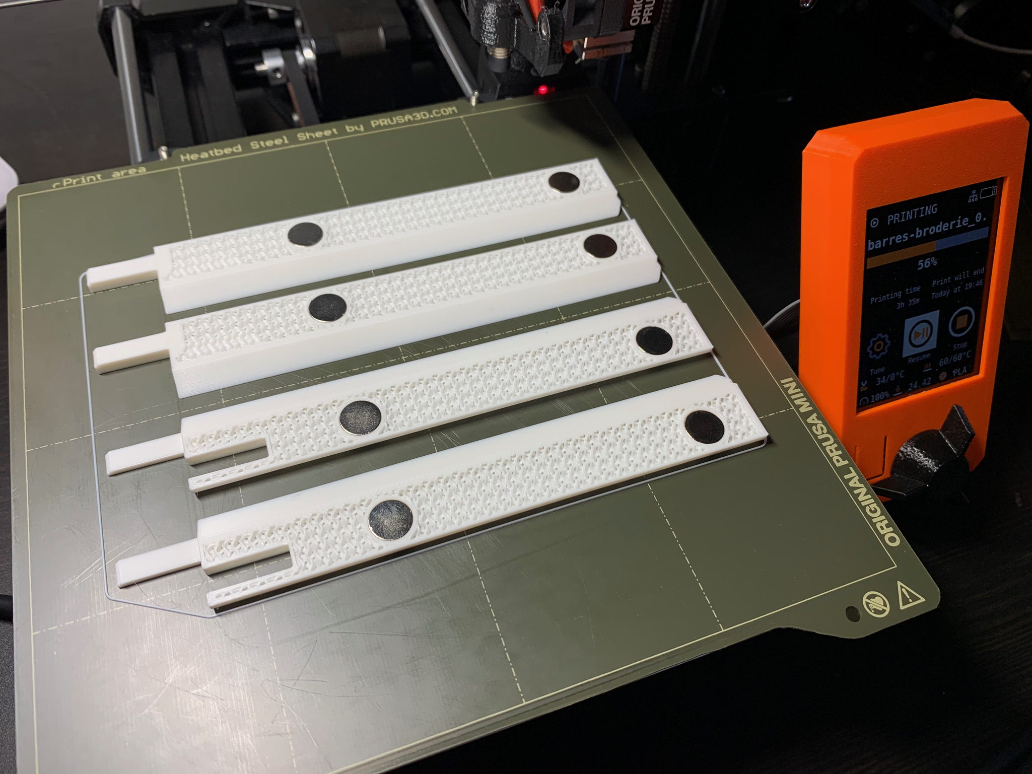 Angled Knitting Pattern Holder by Michaël Fortin Download