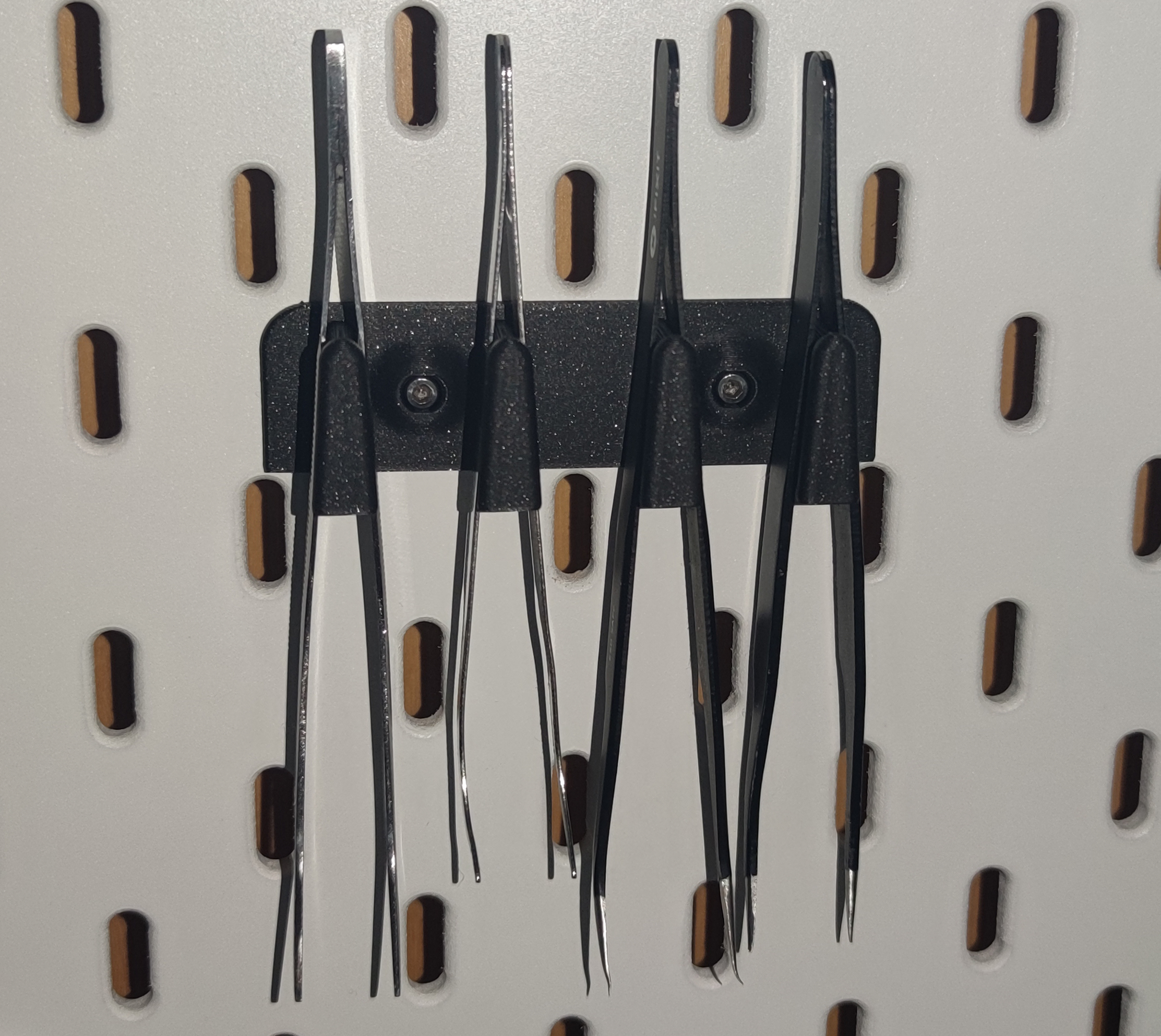 Skadis small tweezer holder - T-Nut Mounting System