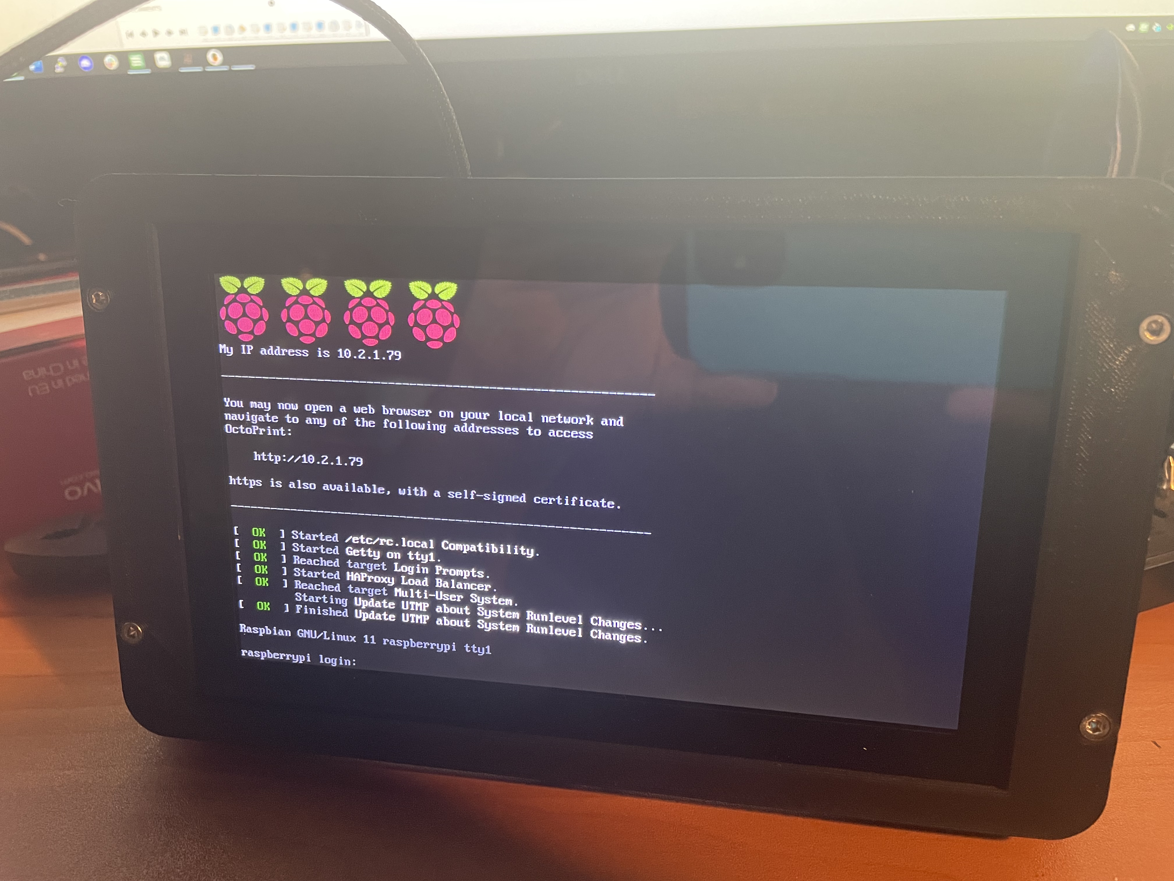 Miniatura 3 do modelo 3D Simple Stand for Raspberry Pi 7" Touchscreen