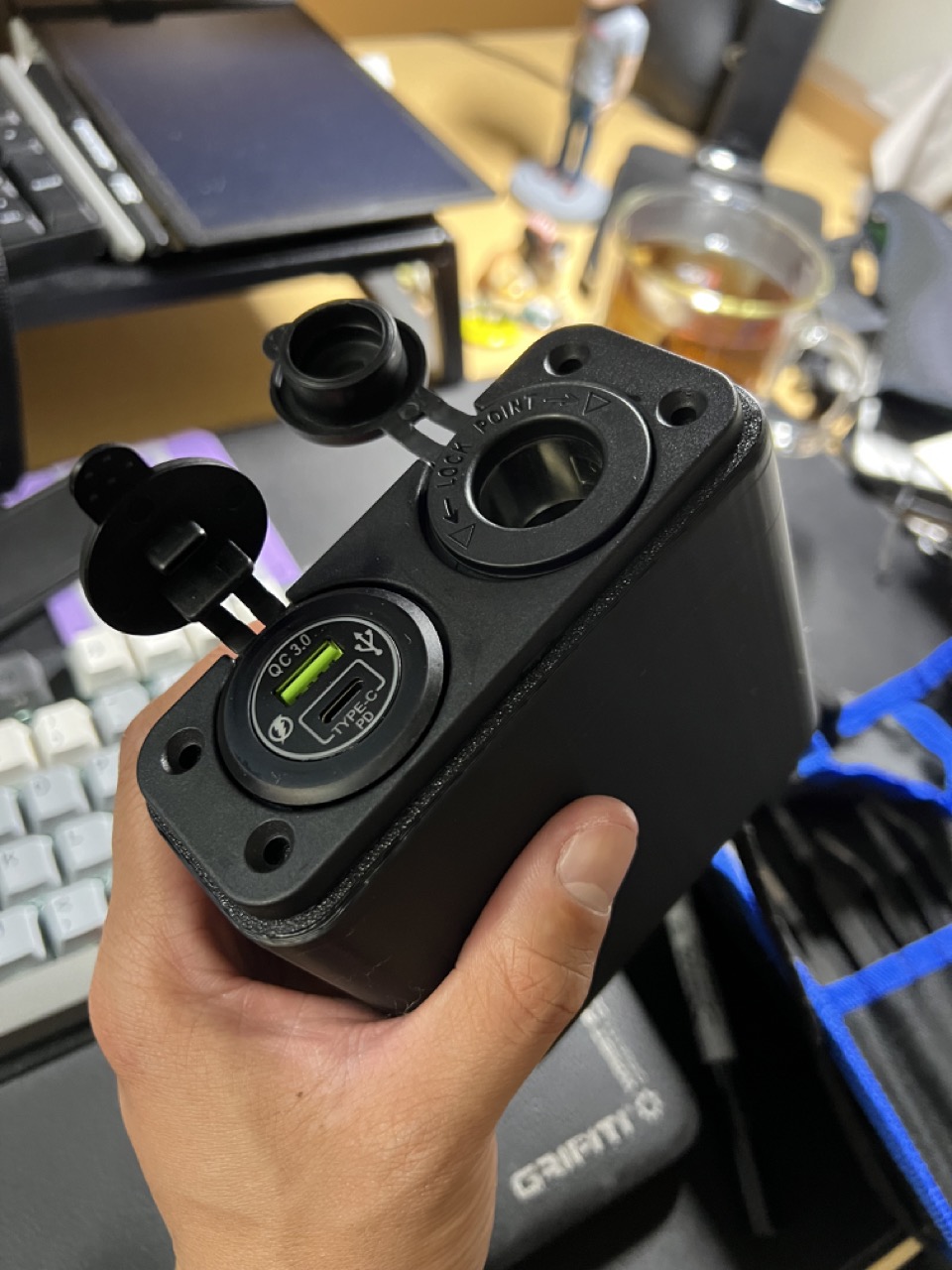 2x car socket/cigarette lighter box