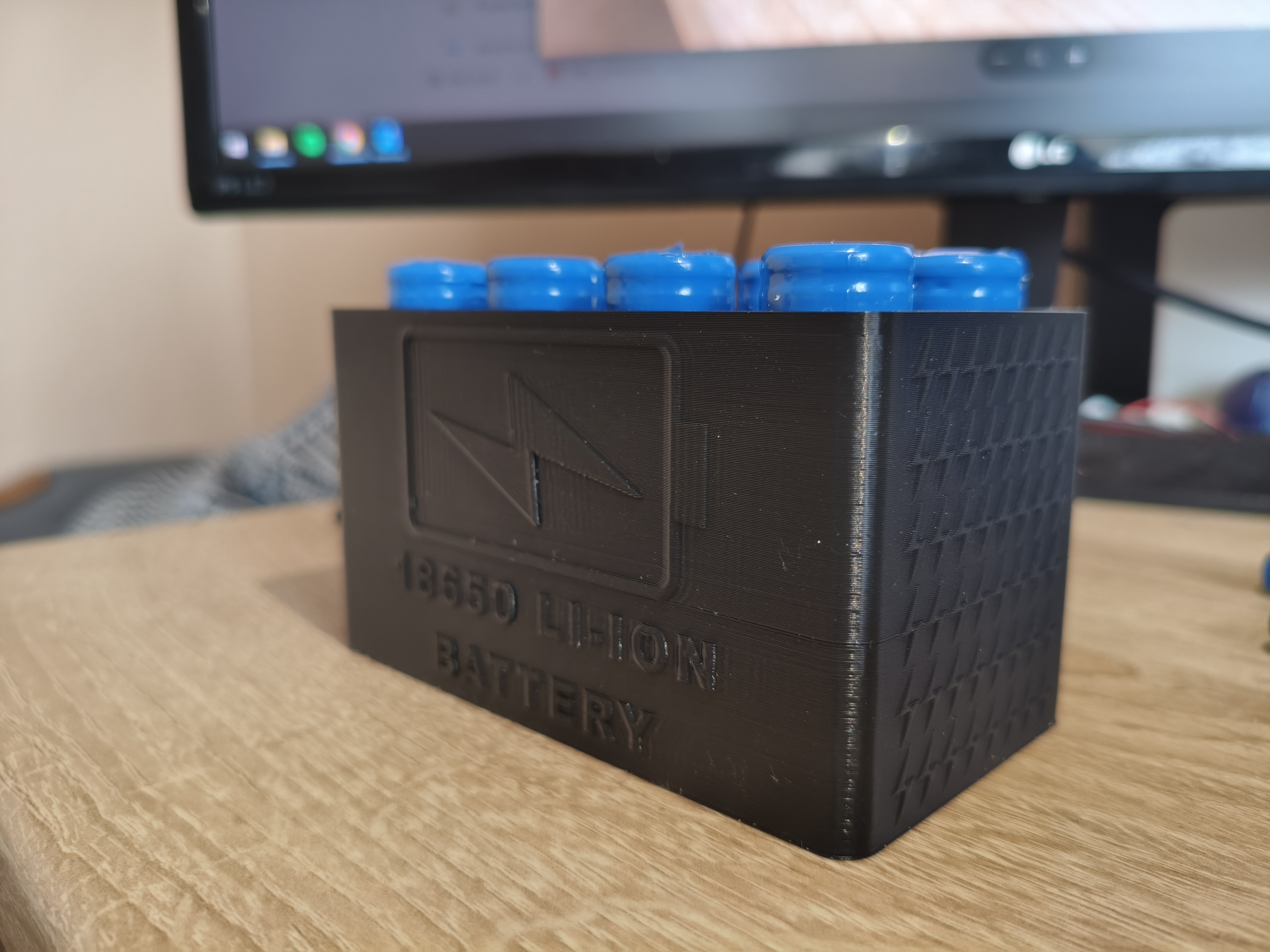 8x18650 Battery Holder/Storage Box 3D model