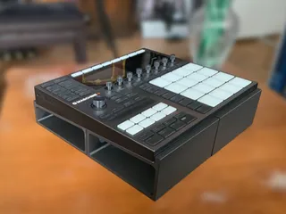 Native Instruments Maschine (MK3 & Plus) Riser by Gloim | Download