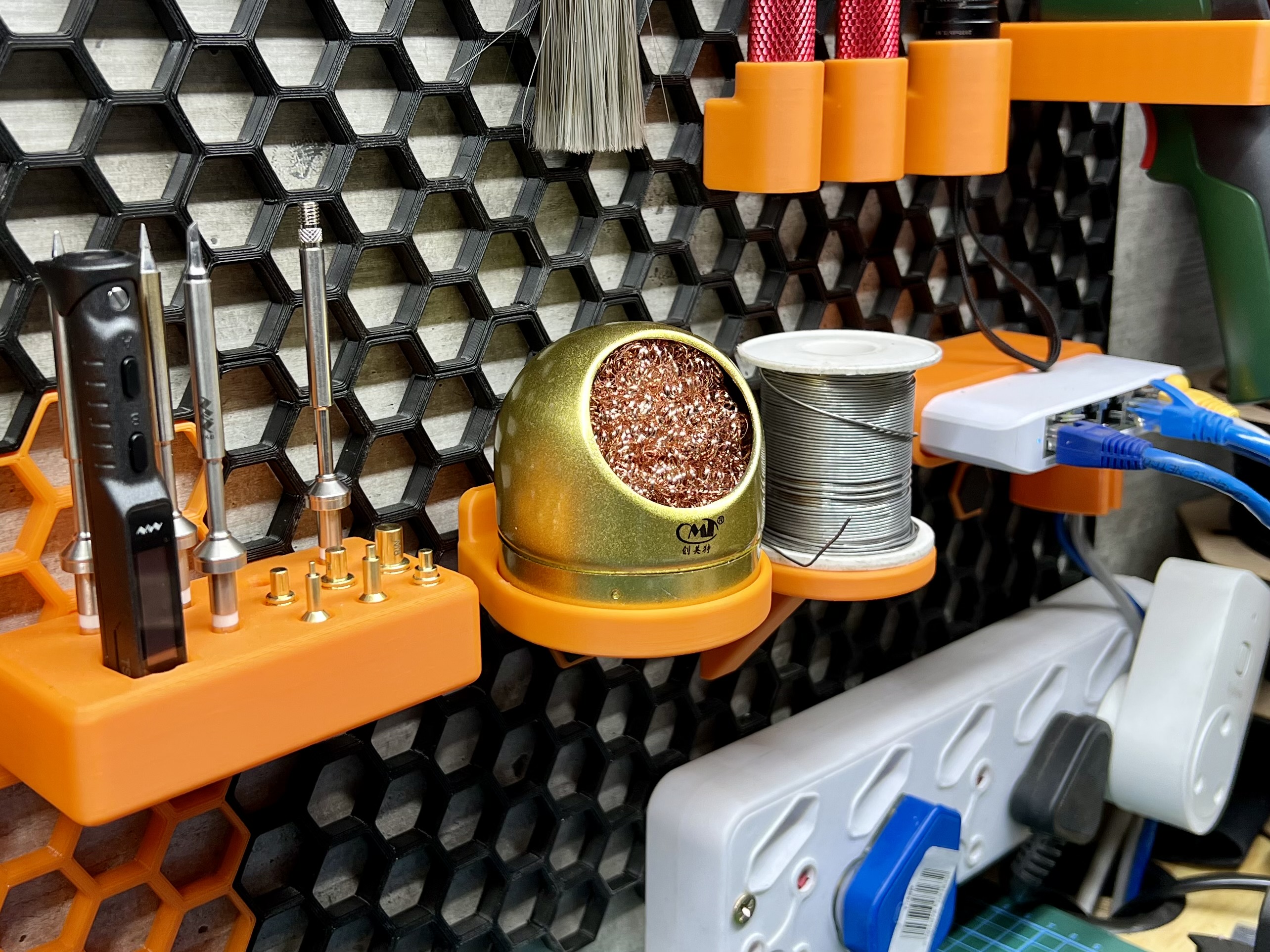 Soldering iron tip cleaner for HSW