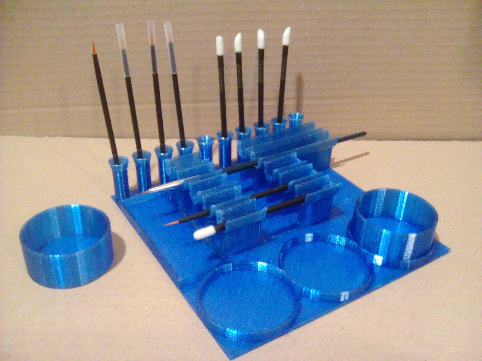 Paint brush stand / stojánek na štětečky by Jiří Šilhavík Download