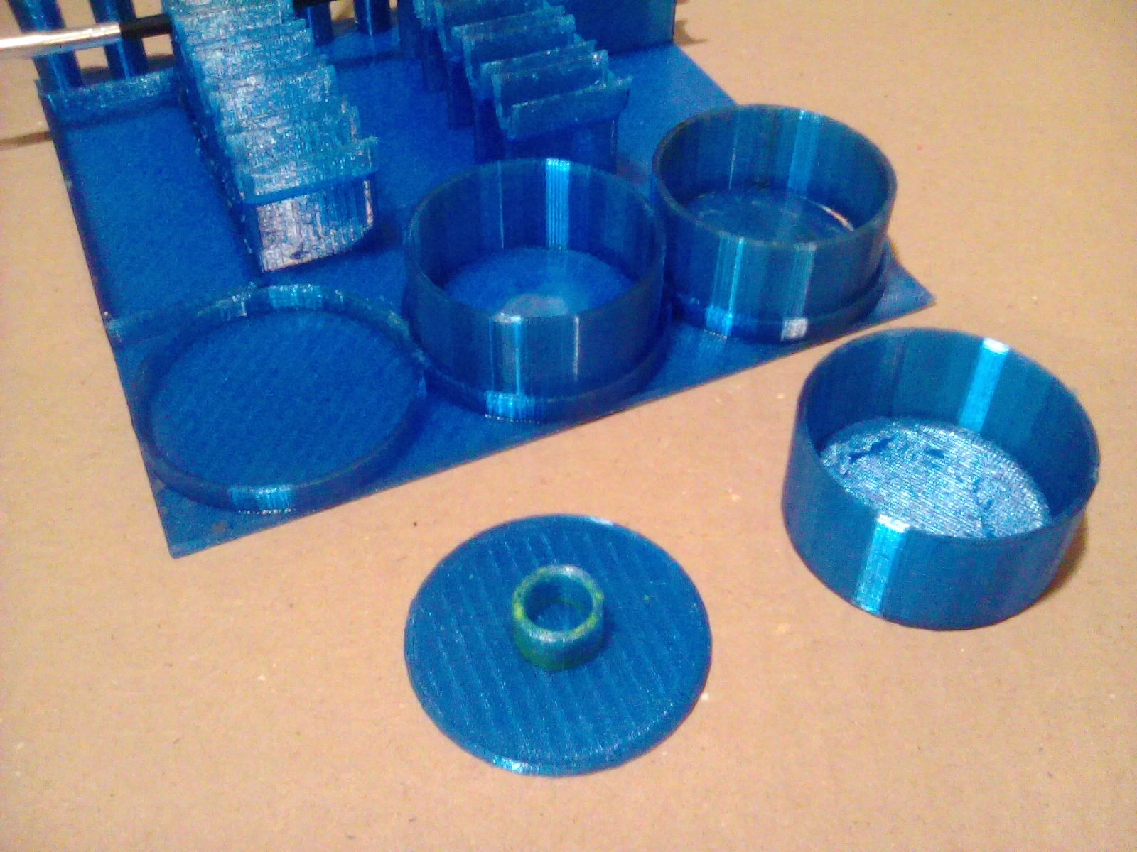 Paint brush stand / stojánek na štětečky by Jiří Šilhavík Download