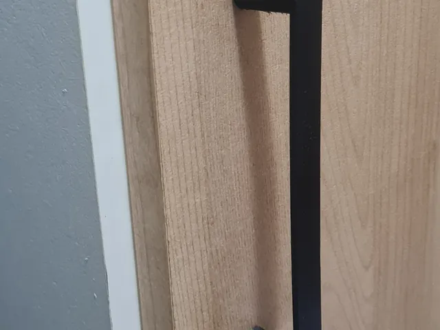 Wardrobe handle