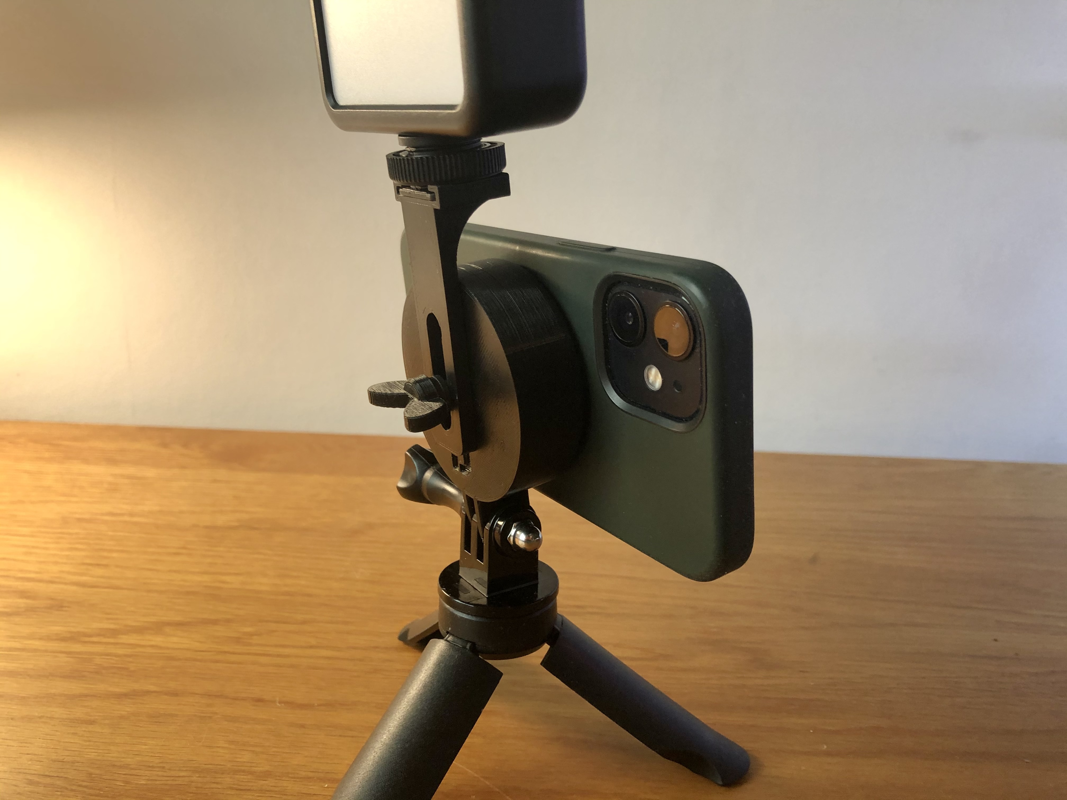 Magsafe Tripod and GoPro Mount with ColdShoe (50mm Ferrite Ring)