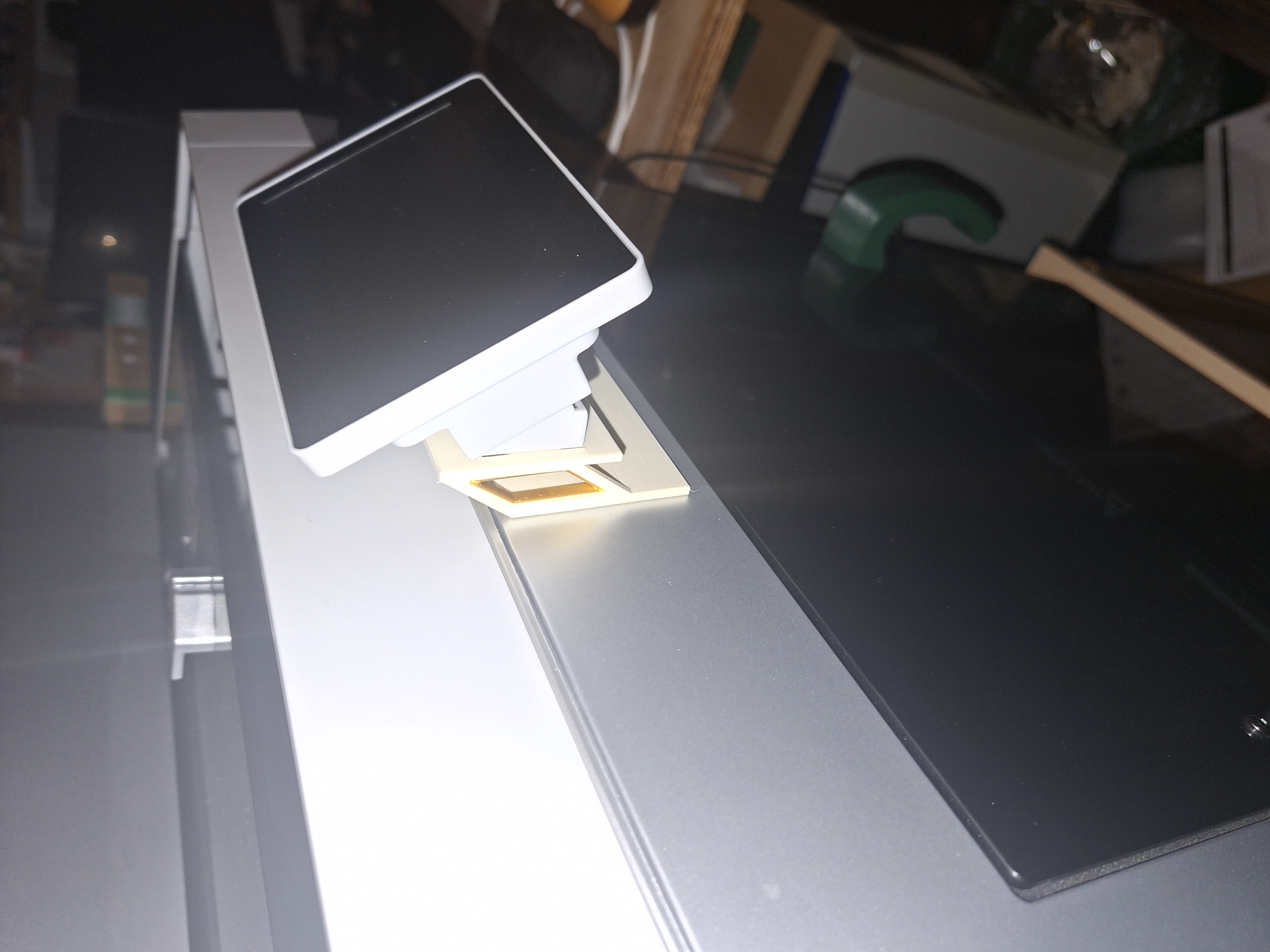 QIDI Q2 LCD Riser