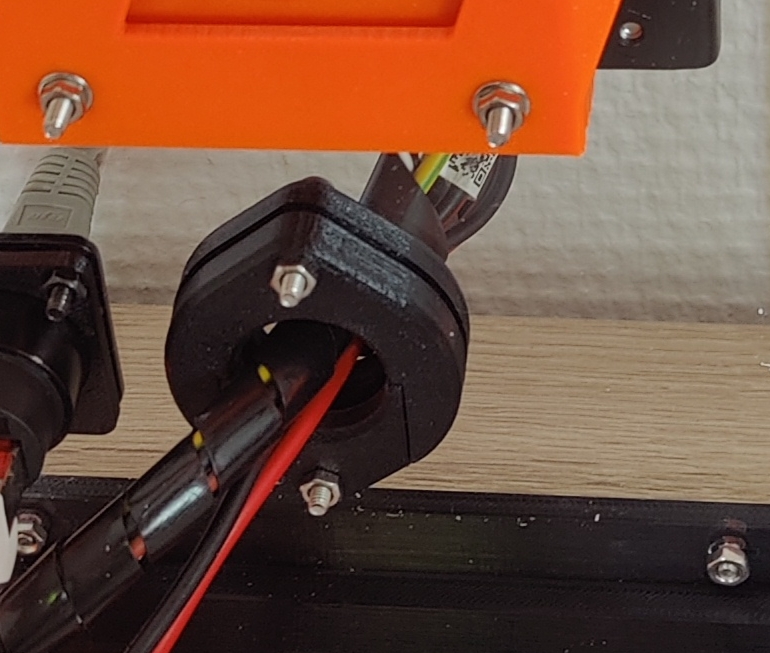Geteile Kabdeldurchführung für das "PrintClosure Project"/ Split cable entry for the “PrintClosure Project”