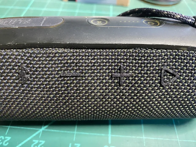 JBL Flip 4 buttons