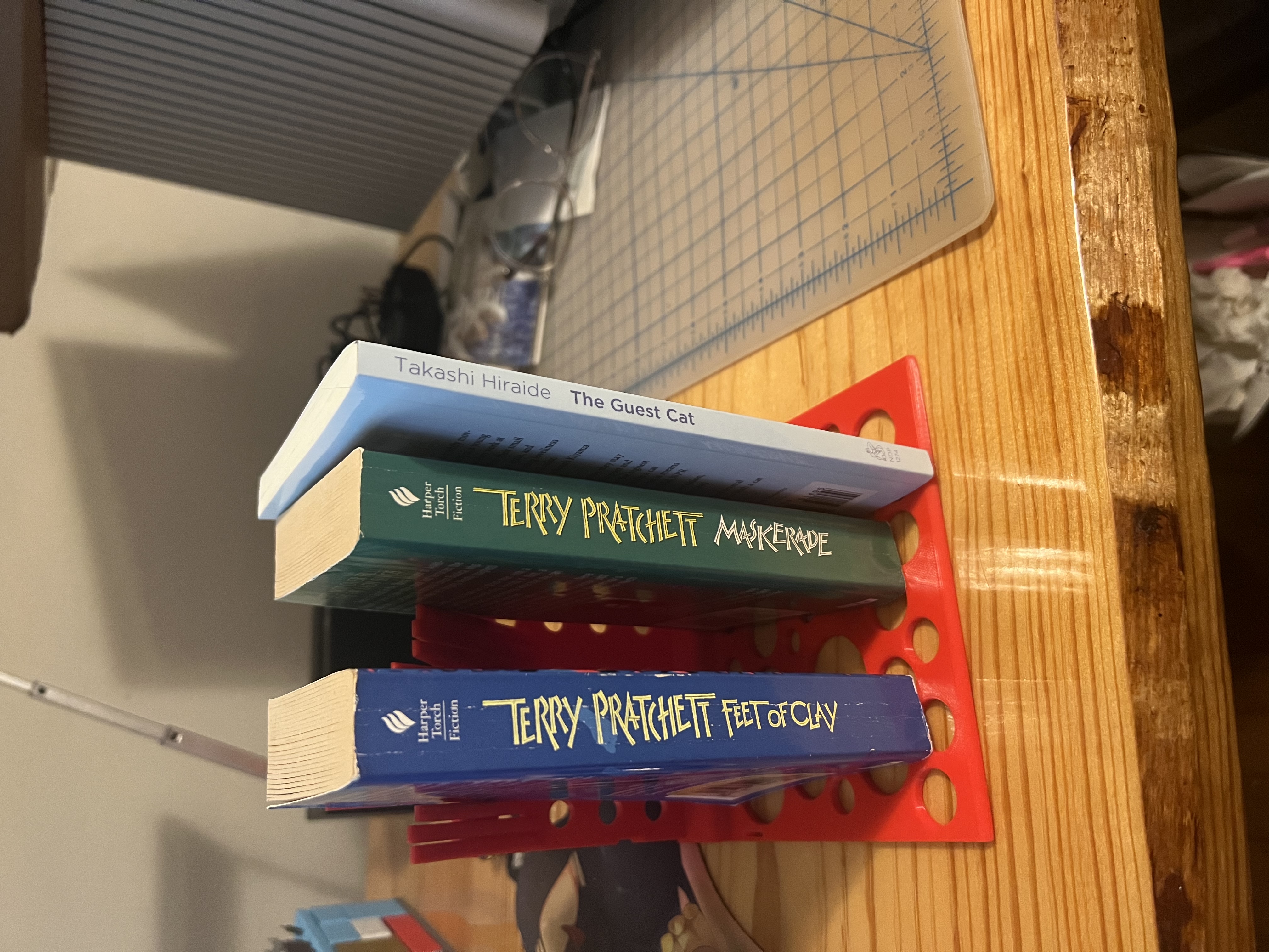 adaptive book rack