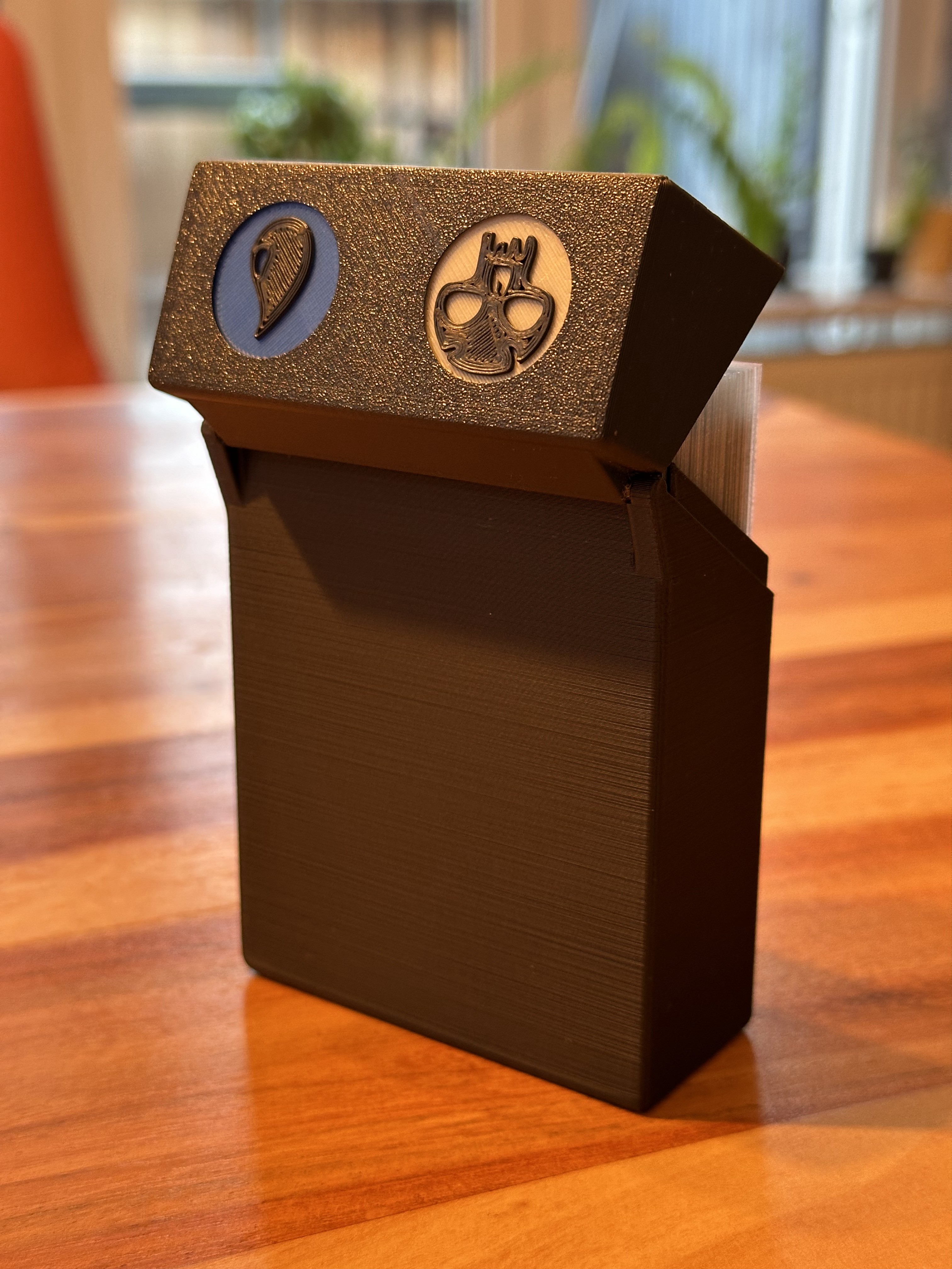 Slim Deck Box for Magic the Gathering with a Hinge