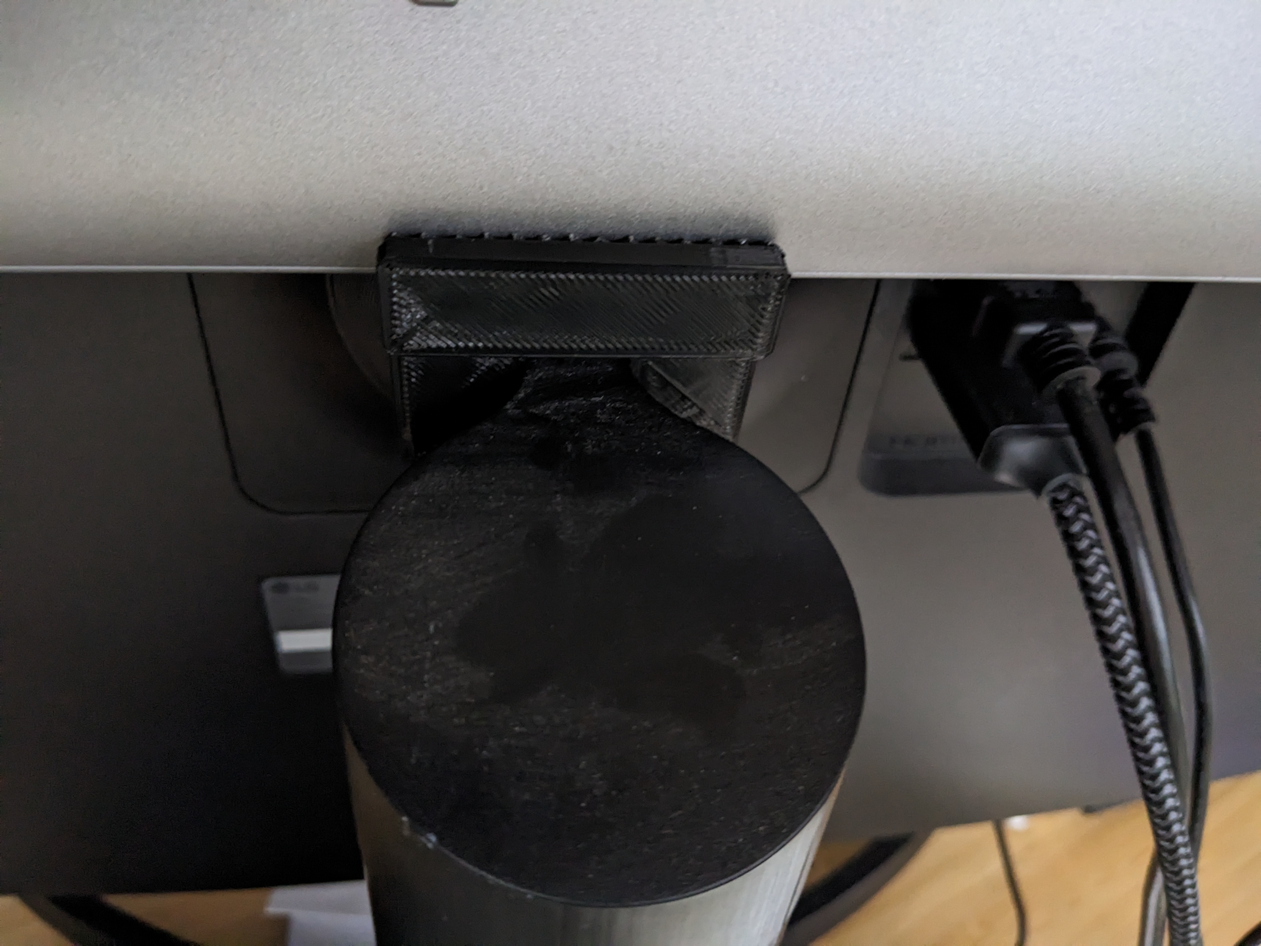 32QN600-B laptop mount