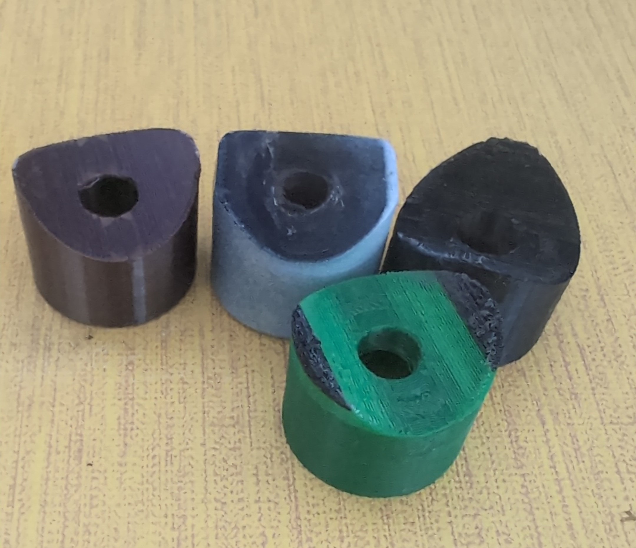 Universal TPU bushing for vibration damping between mechanical or tubular frame joints