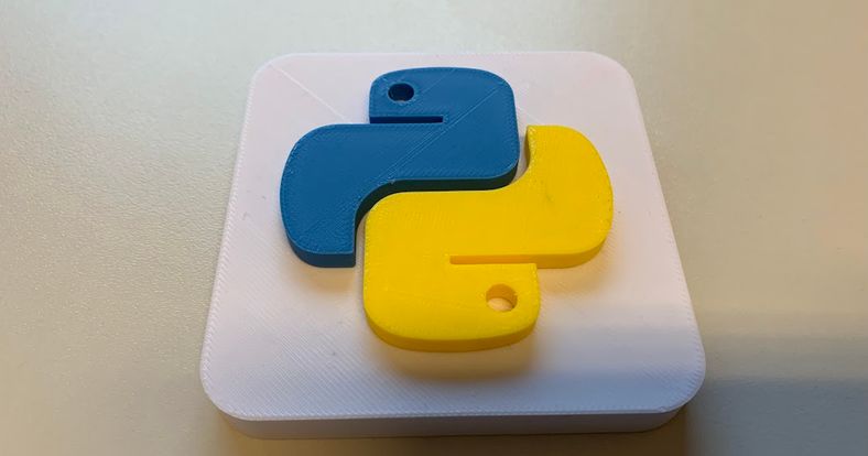 The Python Logo w/base plate by Kjallakr76 | Download free STL model ...