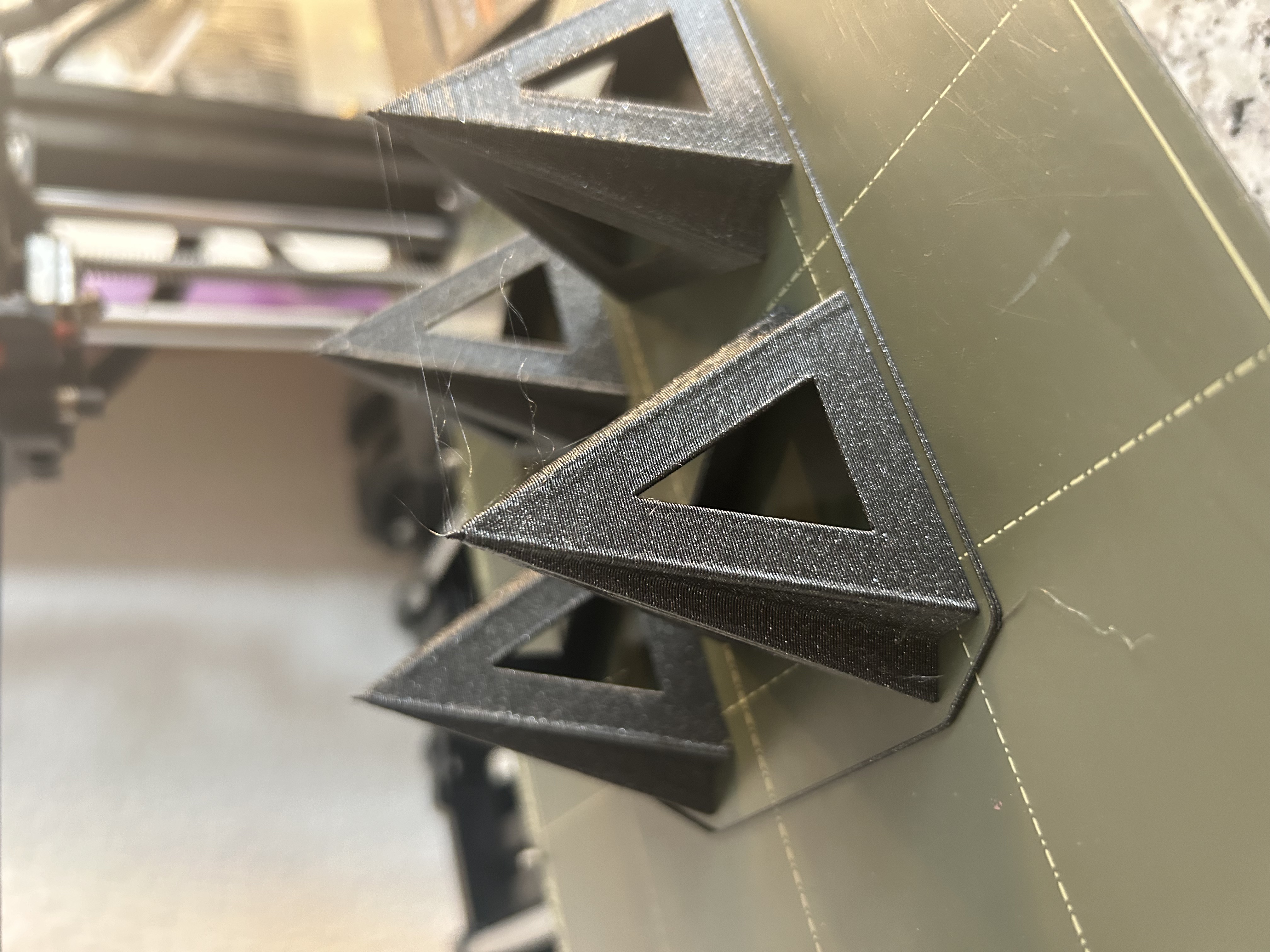 Parametric, stackable & fast printing paint-stand