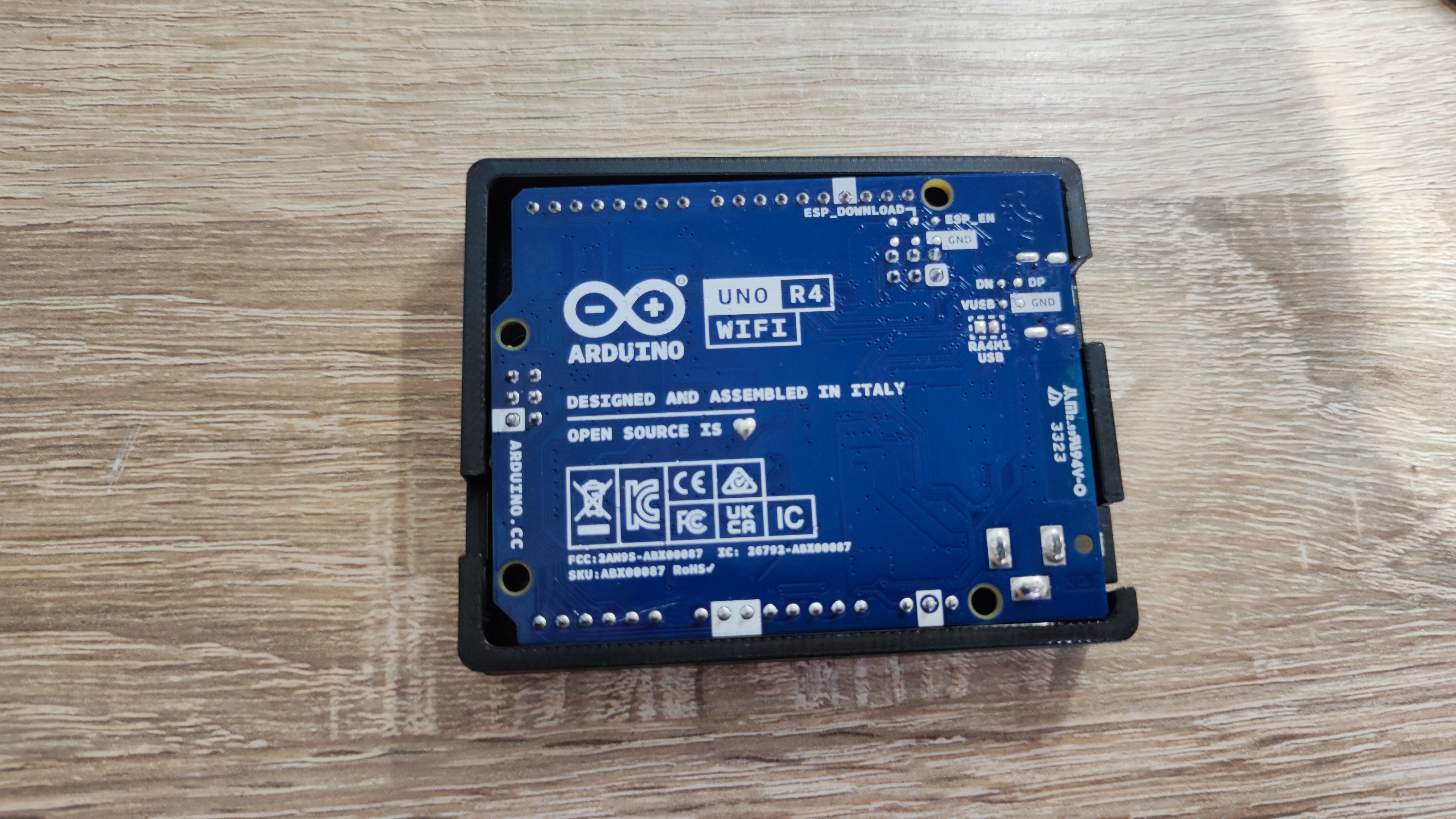 Arduino Uno R4 WiFi Case - Minimal by Tristan Grahn