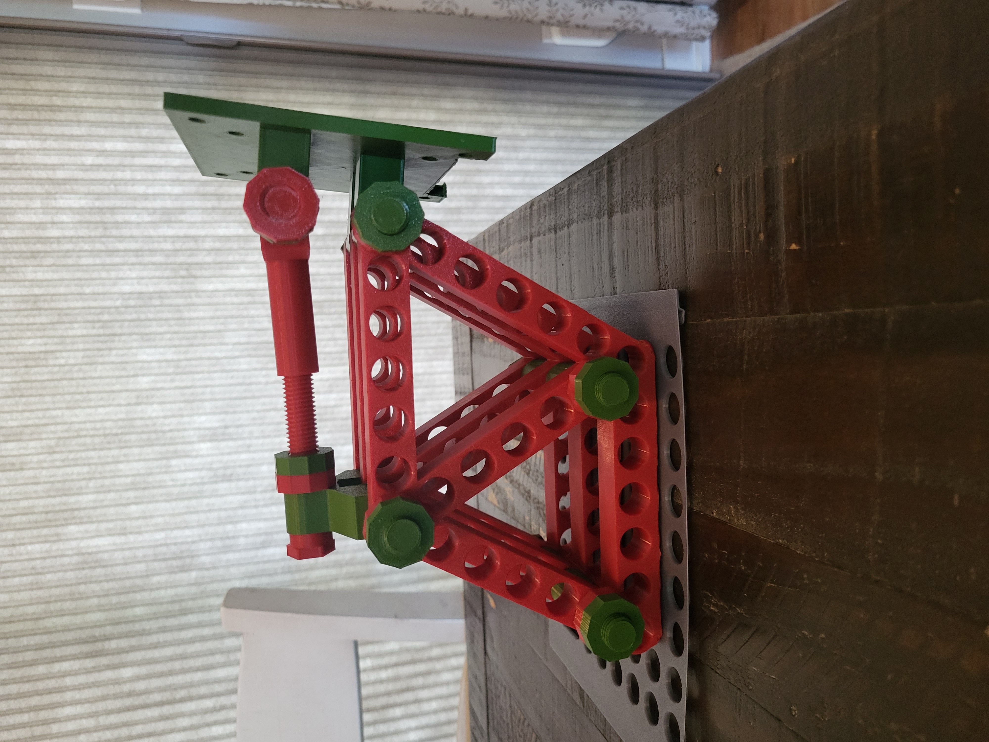 Adjustable Modular Screen Mount Qube 500