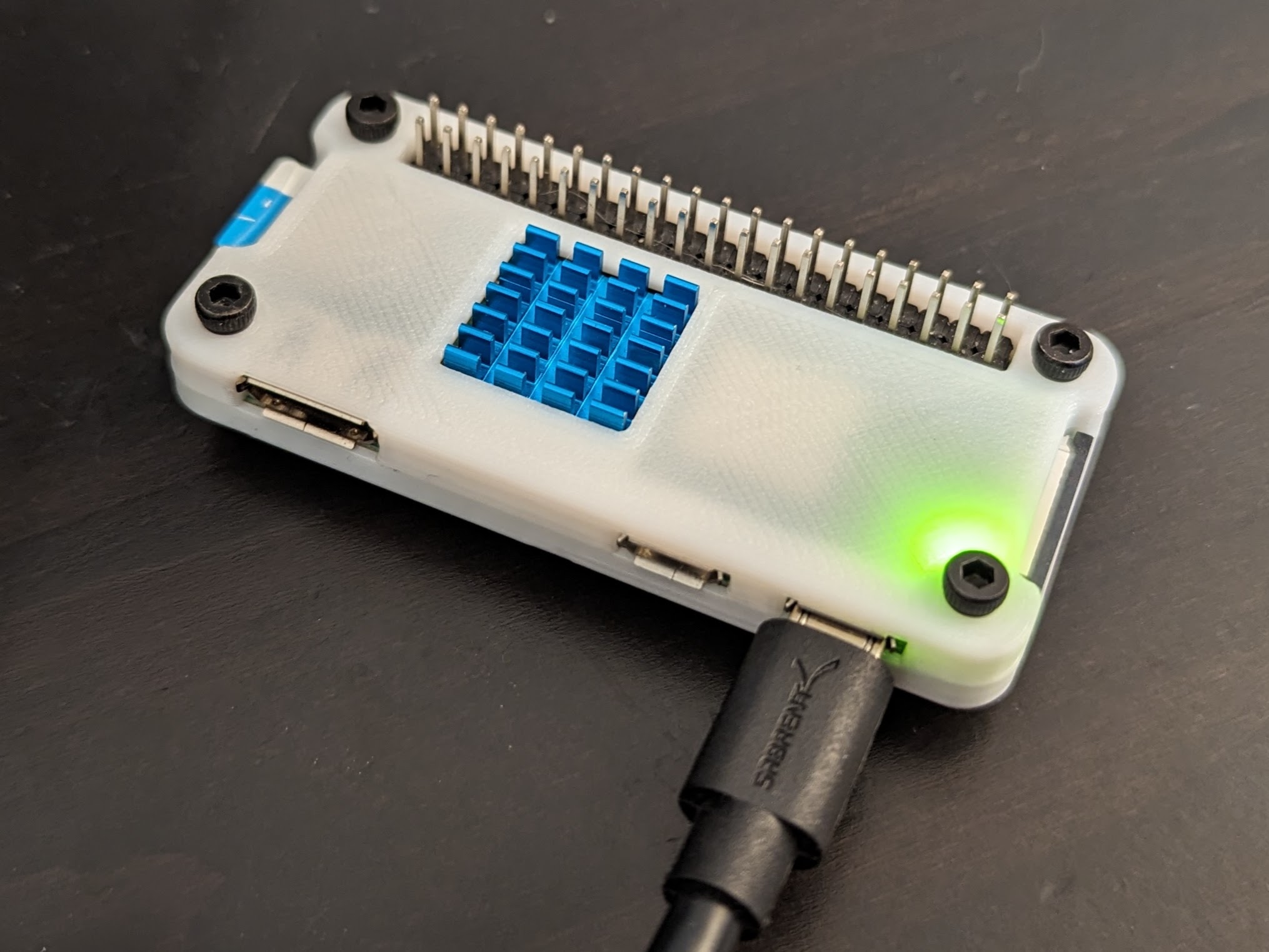Raspberry Pi Zero 2W case with heat sink and GPIO cutout