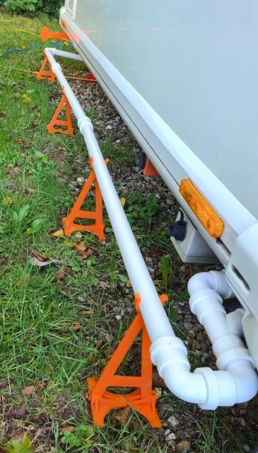 Caravan waste pipe stand