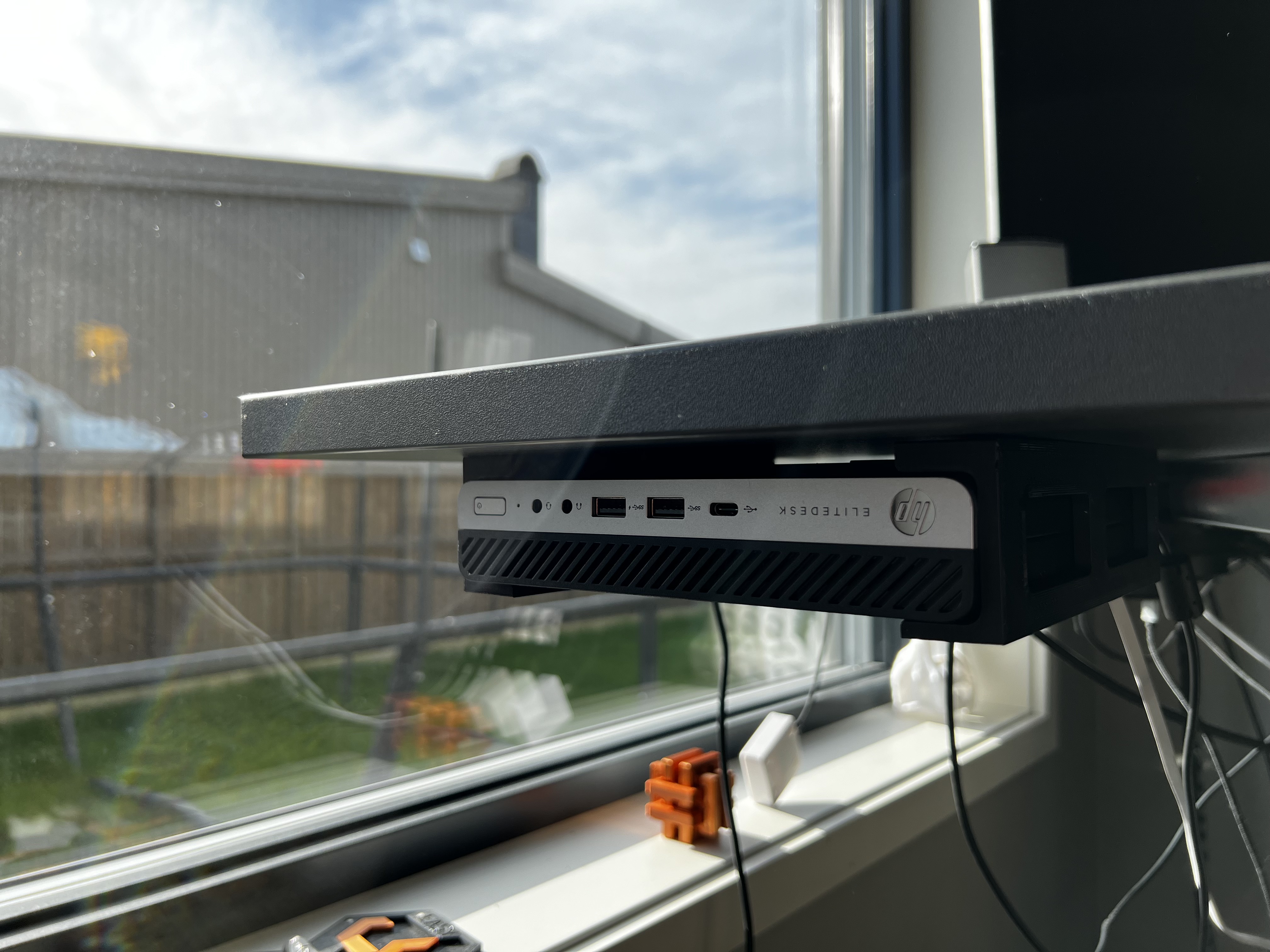 HP EliteDesk Mini 800 G5 Under desk-mount (Might fit the other G-models as well)