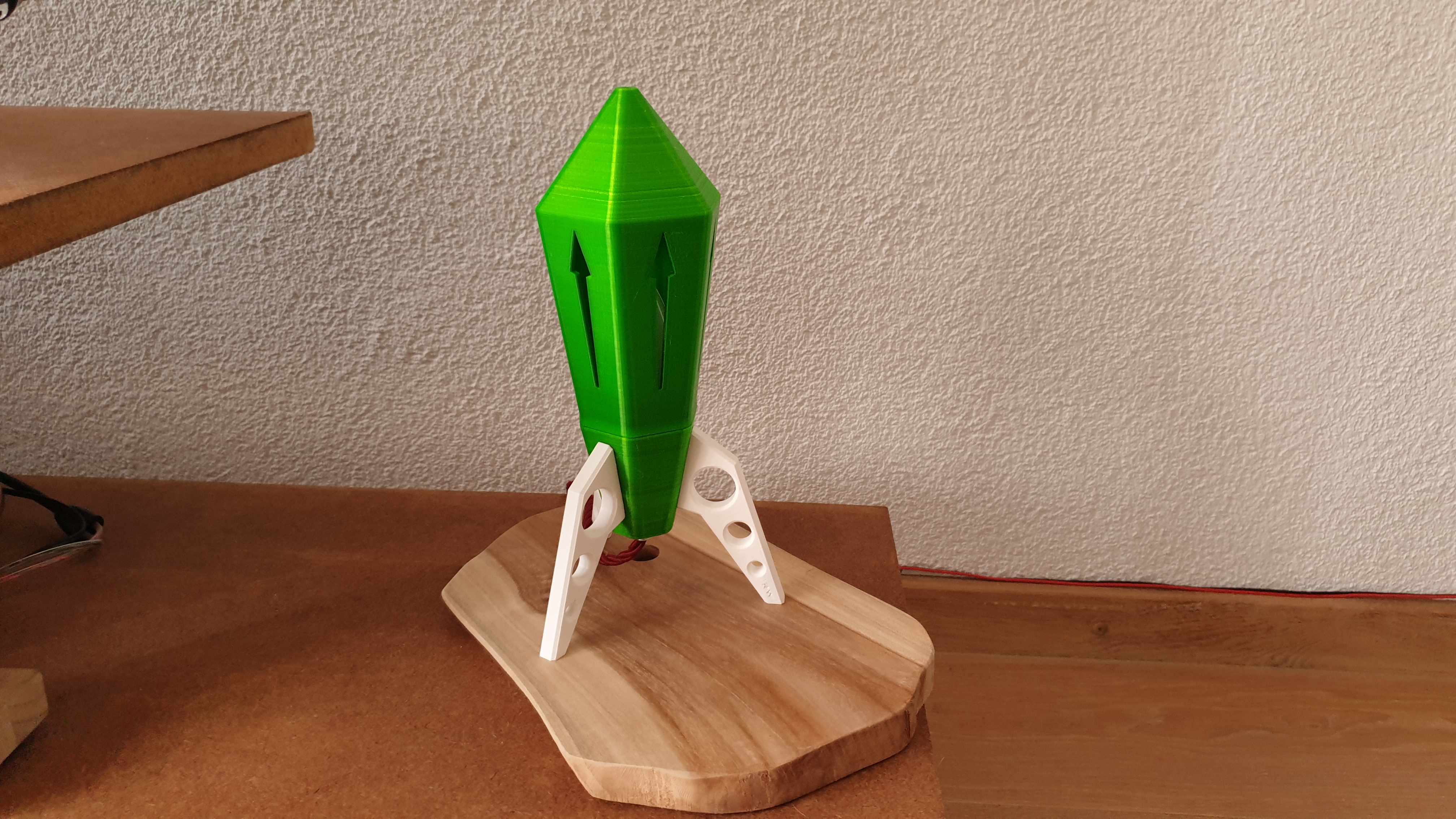 Miniatura 2 do modelo 3D Translucent Rocket lamp (21002)