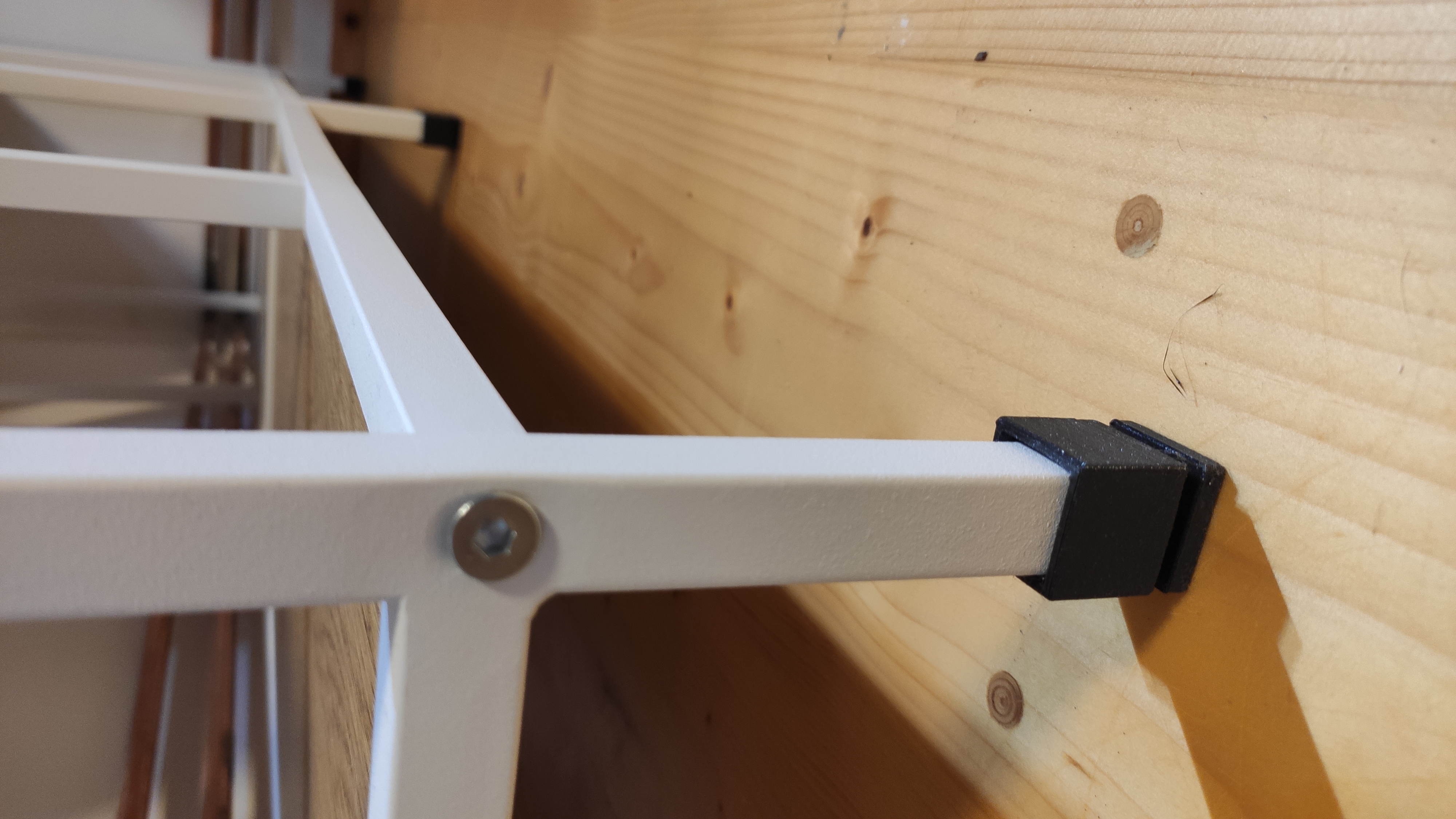 Adjustable covers for JYSK shelf