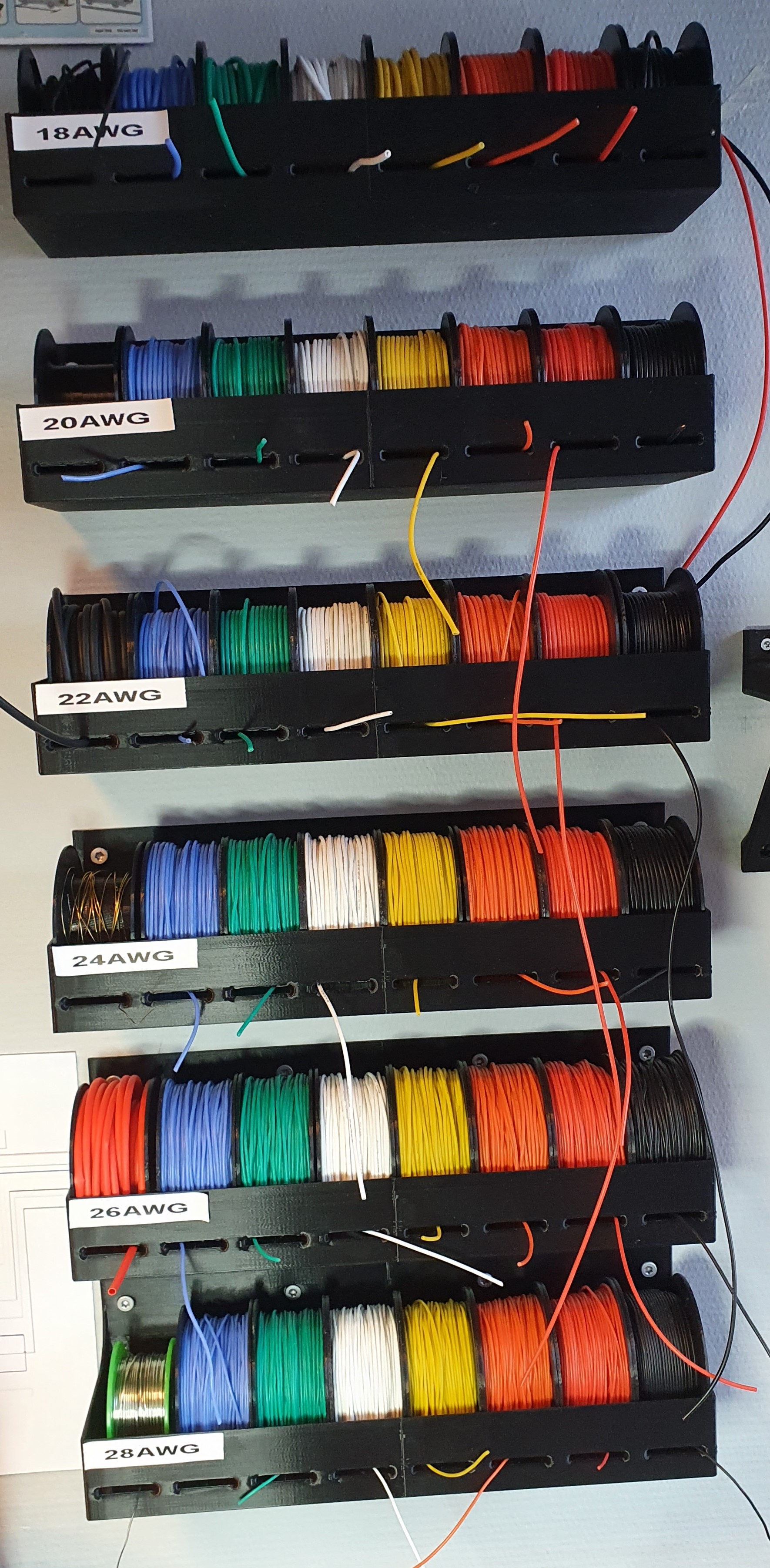 Miniatura 2 do modelo 3D Wire spools and holder