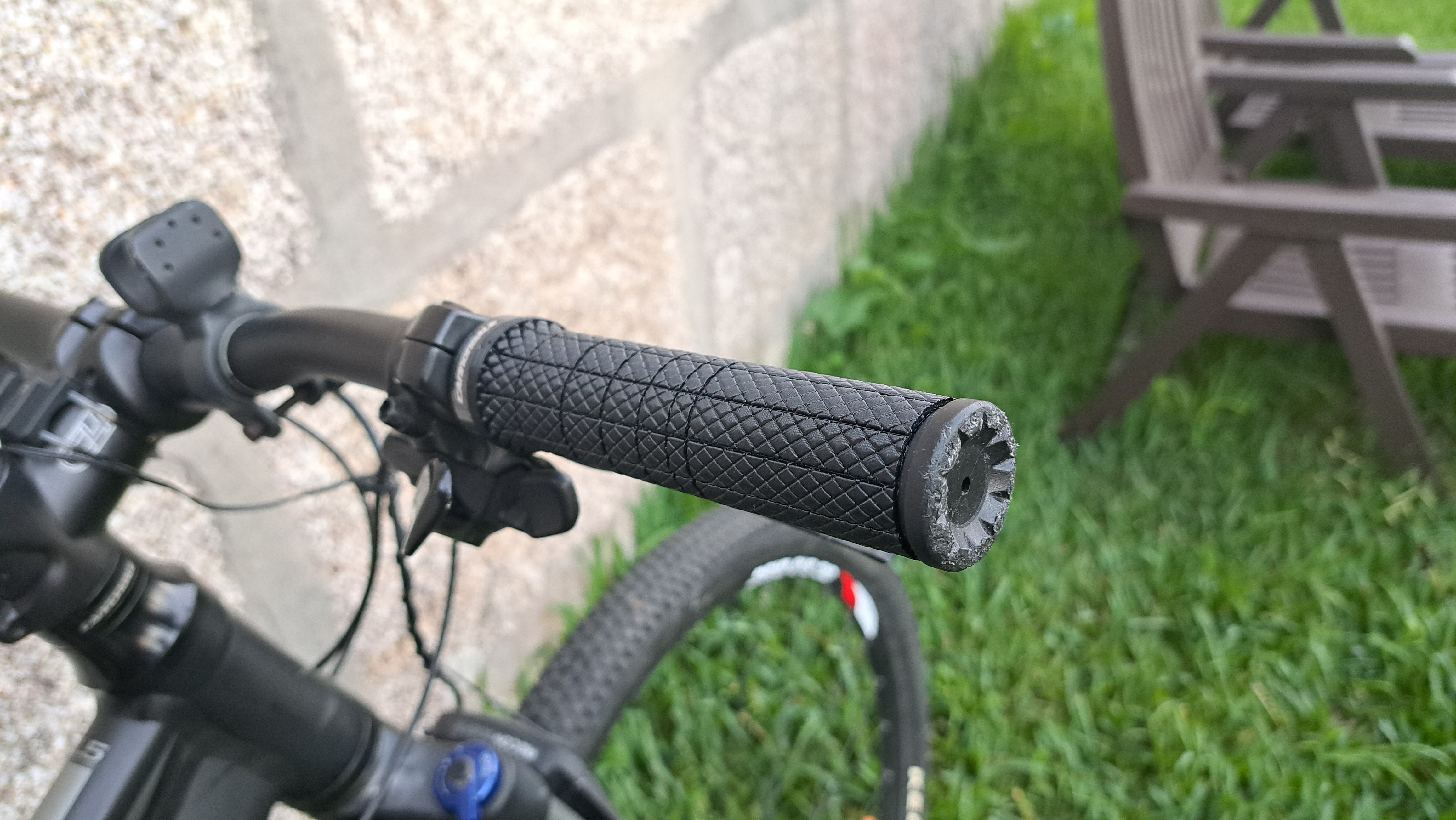 Composite bike grip Cannondale D2 single lock-on