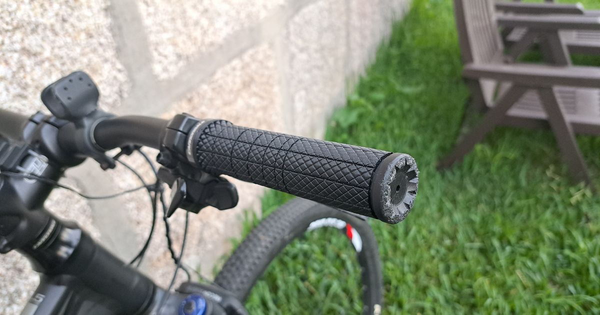 Composite bike grip Cannondale D2 single lockon by Melantech