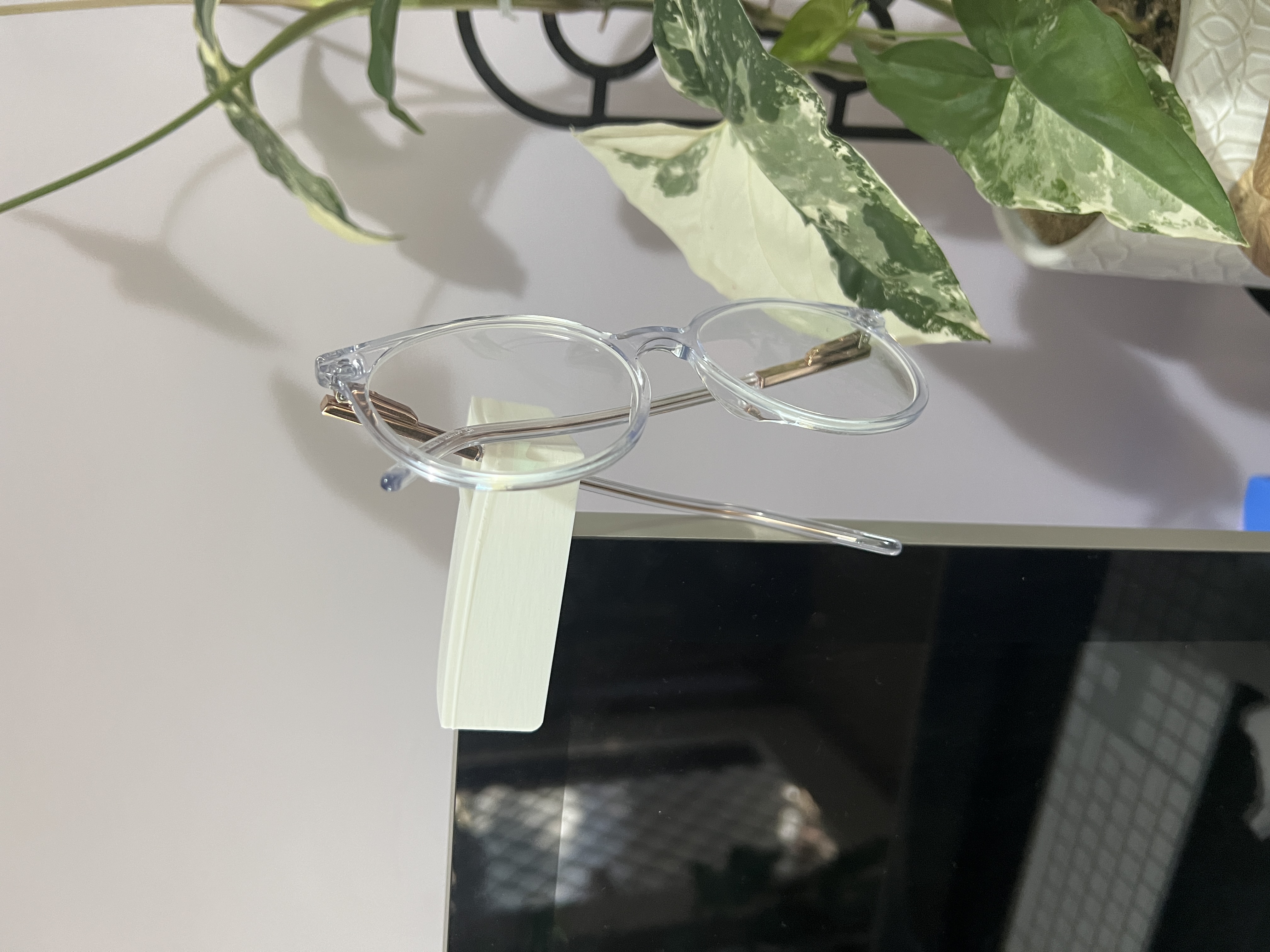 Apple Thunderbolt Display Glasses Holder