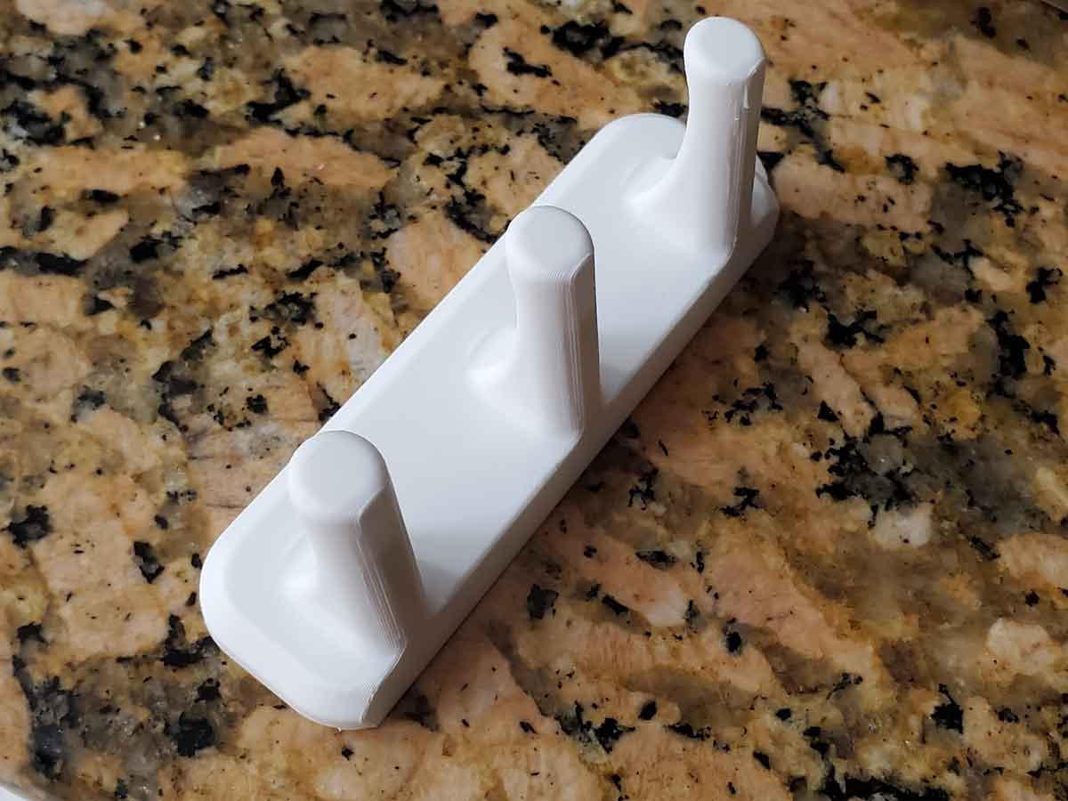 Three Key Rack (wall mounts using a 3M Command Strip) by MyStoopidStuff