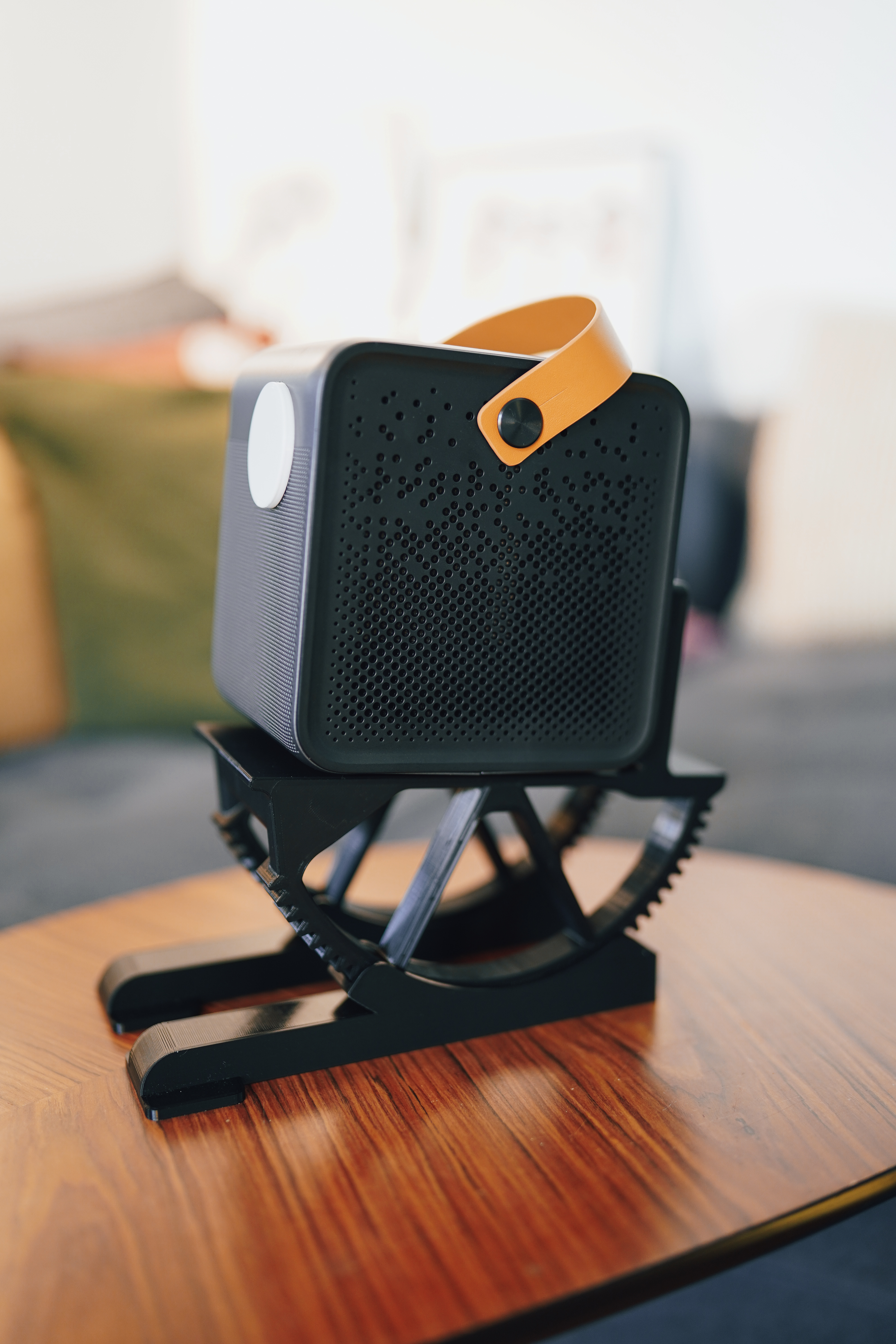 Wemax Dice portable Projector any angle Stand