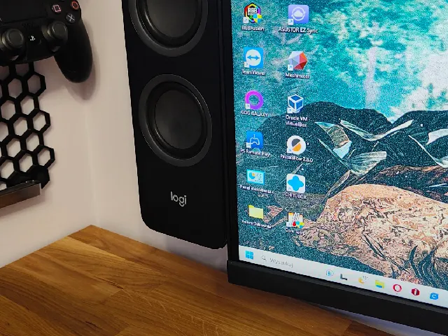 Logitech Logi Z207 and others Logi speakers wallmount