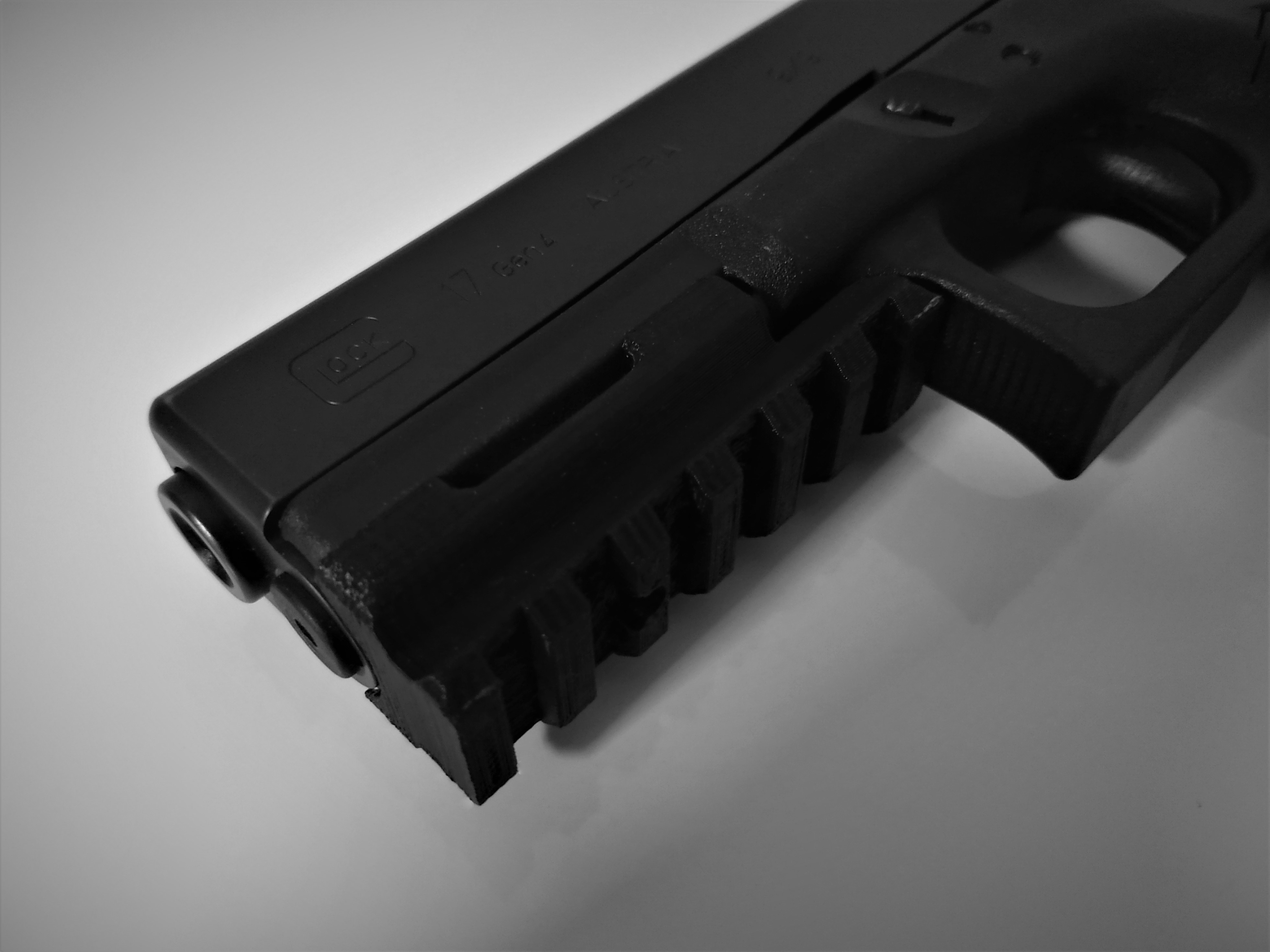 Glock 17 Picatinny Adaptor Rail (V1.5 Update)