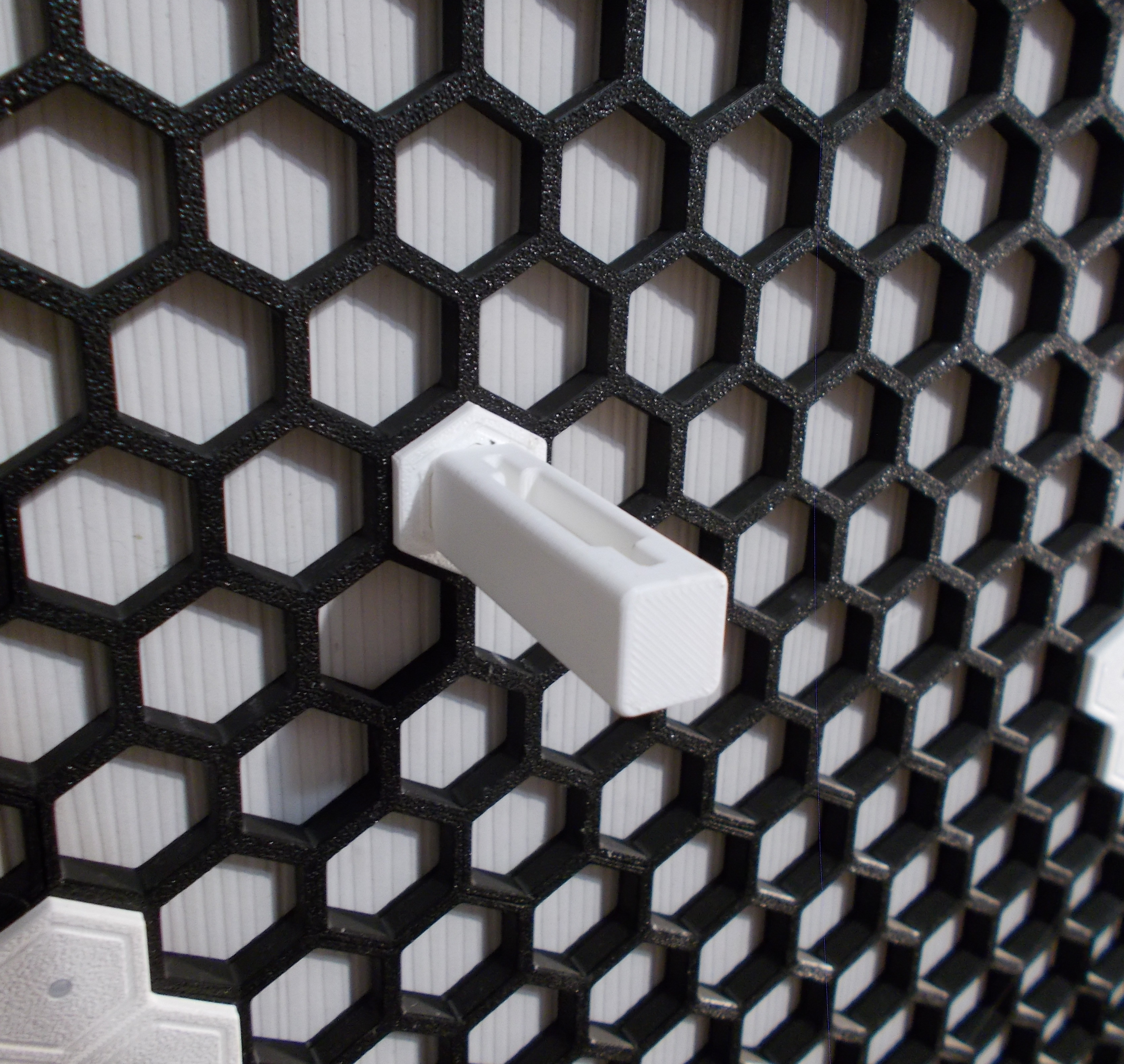 Creality Scrapper Holder to Honeycomb Wall