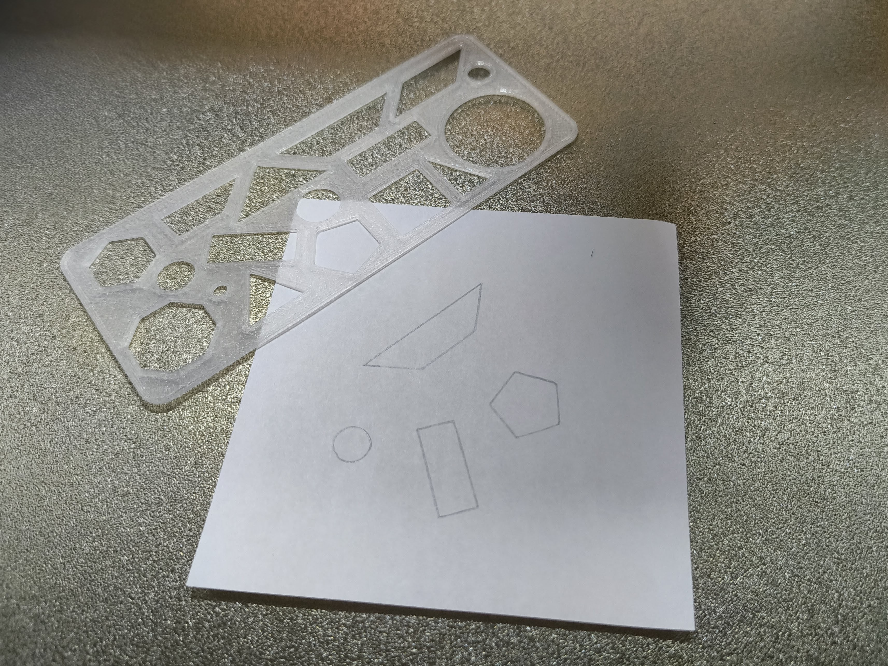 Miniatura 4 do modelo 3D Multi-Shape Drawing Stencil