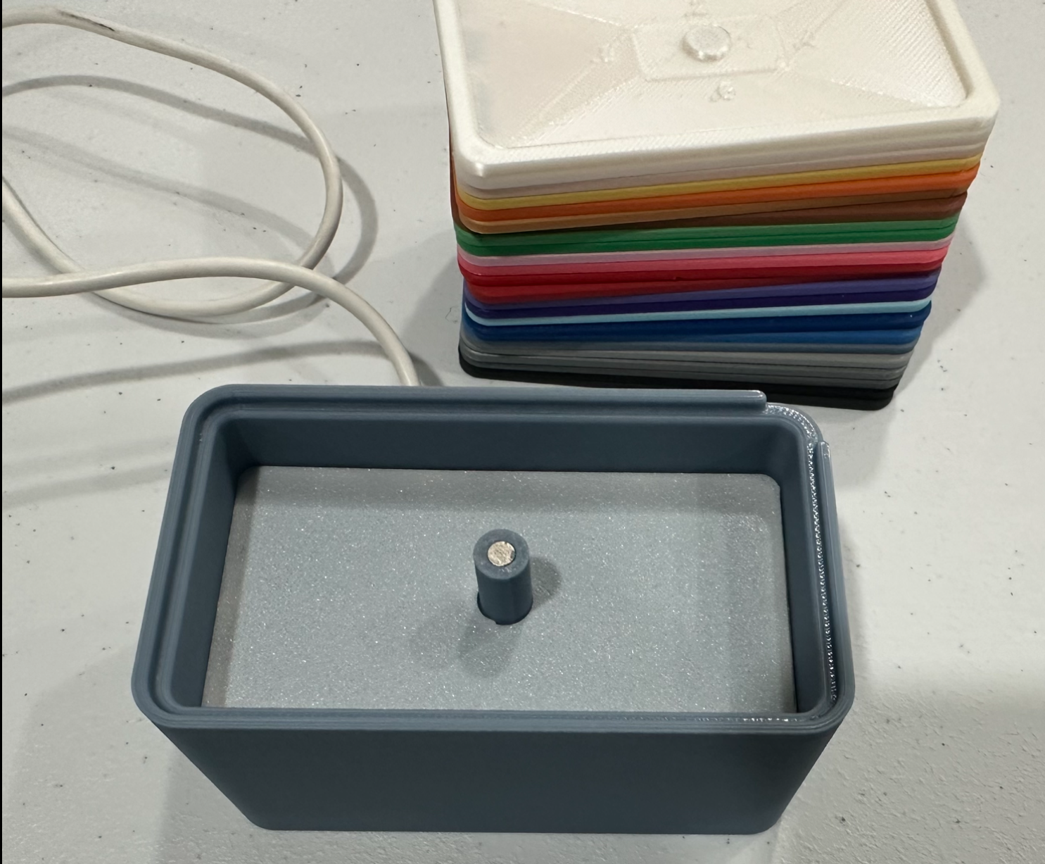 Filament Sample Card with Light Box, Diffuser and Lid