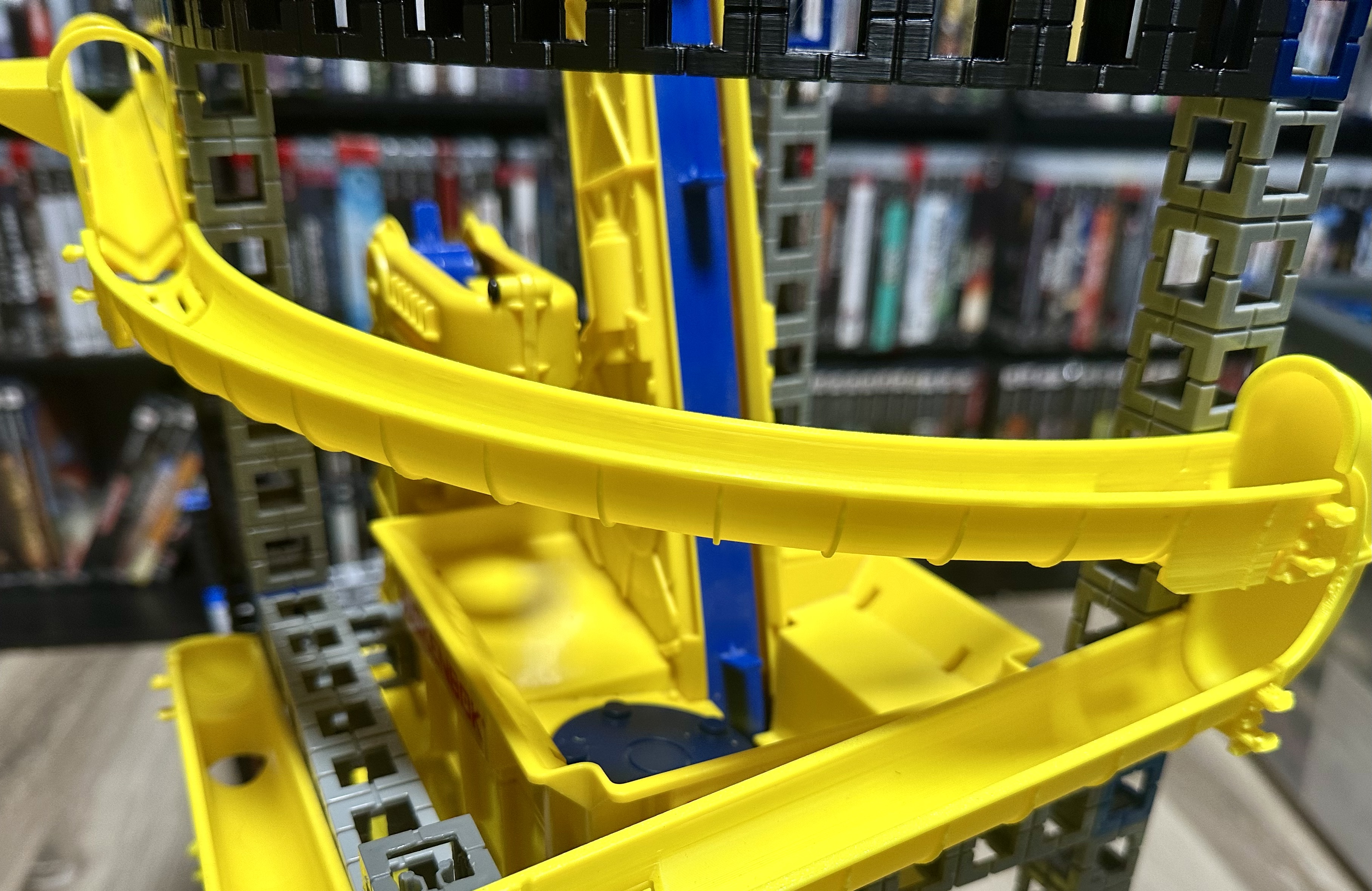 Rokenbok Outside Curved Chute (Fixed) Separate Doors and Chute