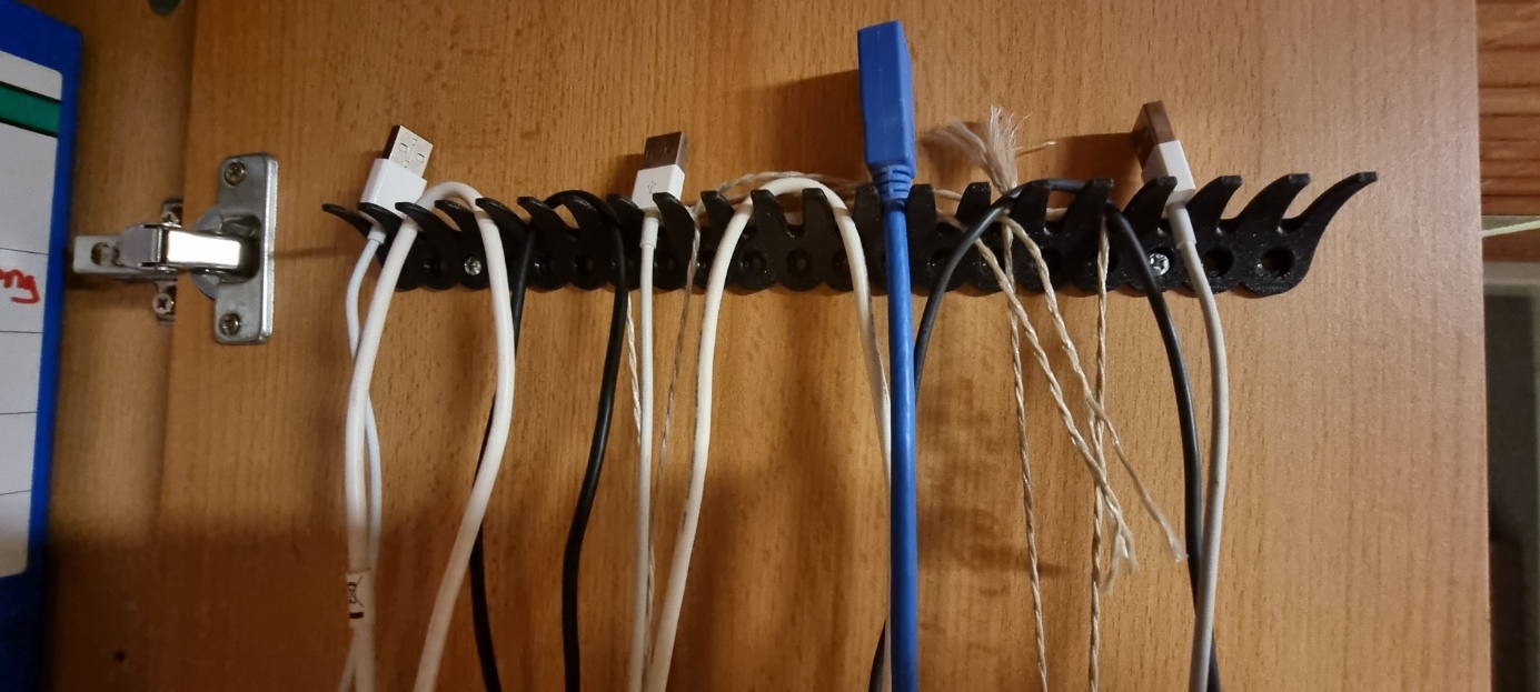 Miniatura 4 do modelo 3D Cable Holder/Array of small wall hooks